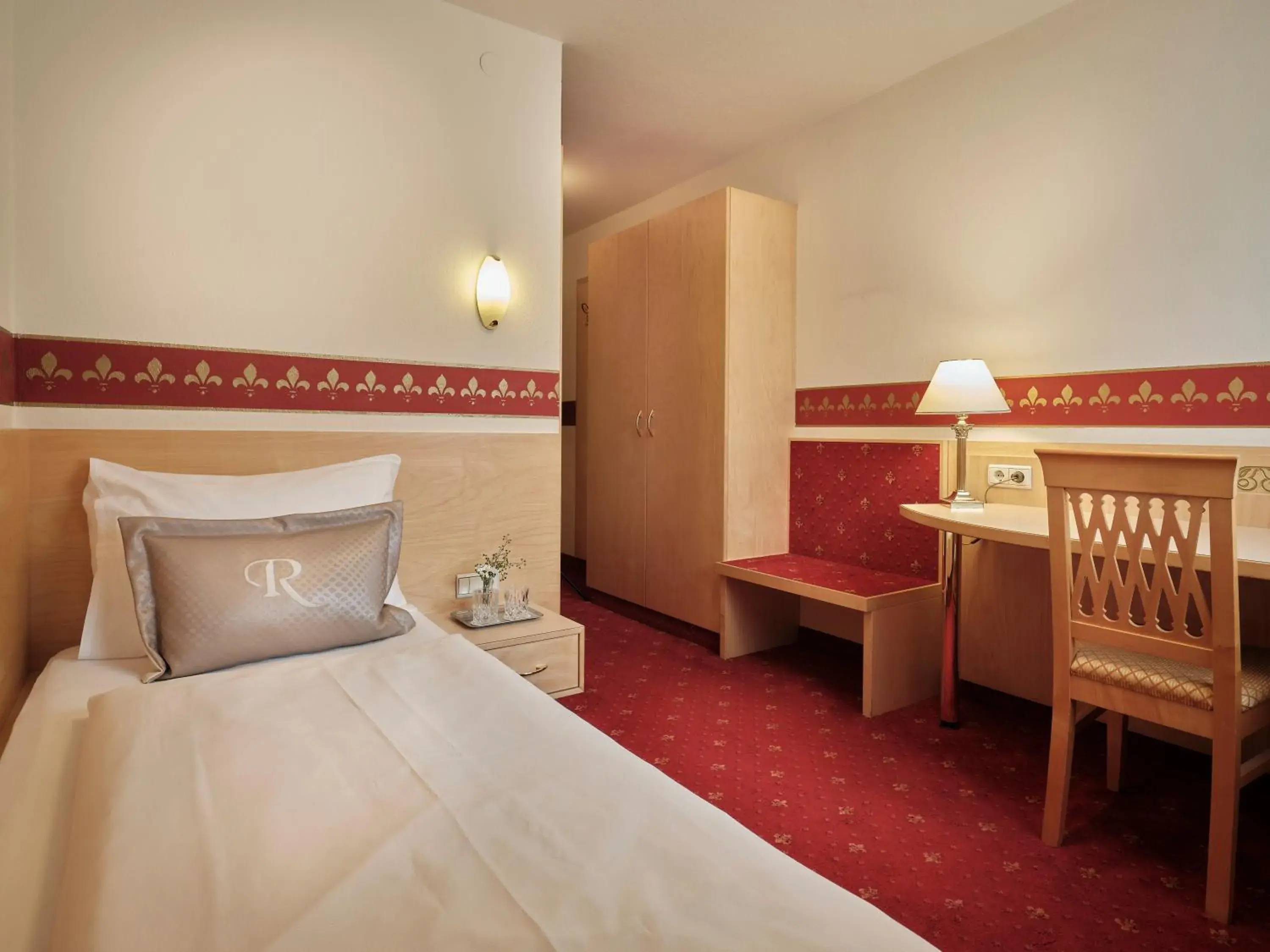 Standard Single Room - single occupancy in Rumer Hof Standard Single Room - single occupancy in Rumer Hof