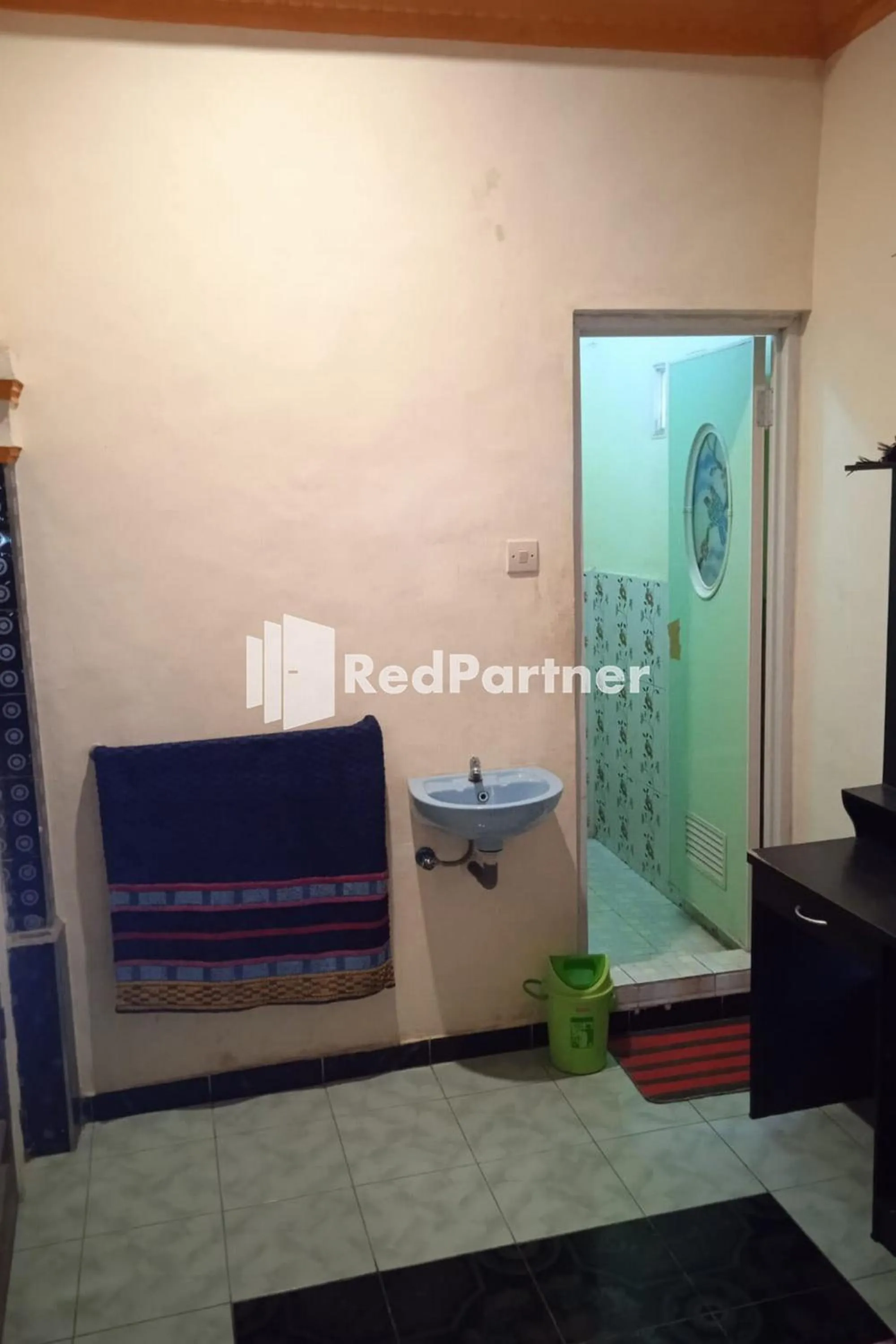 Bathroom in Gebby Homestay Bromo RedPartner