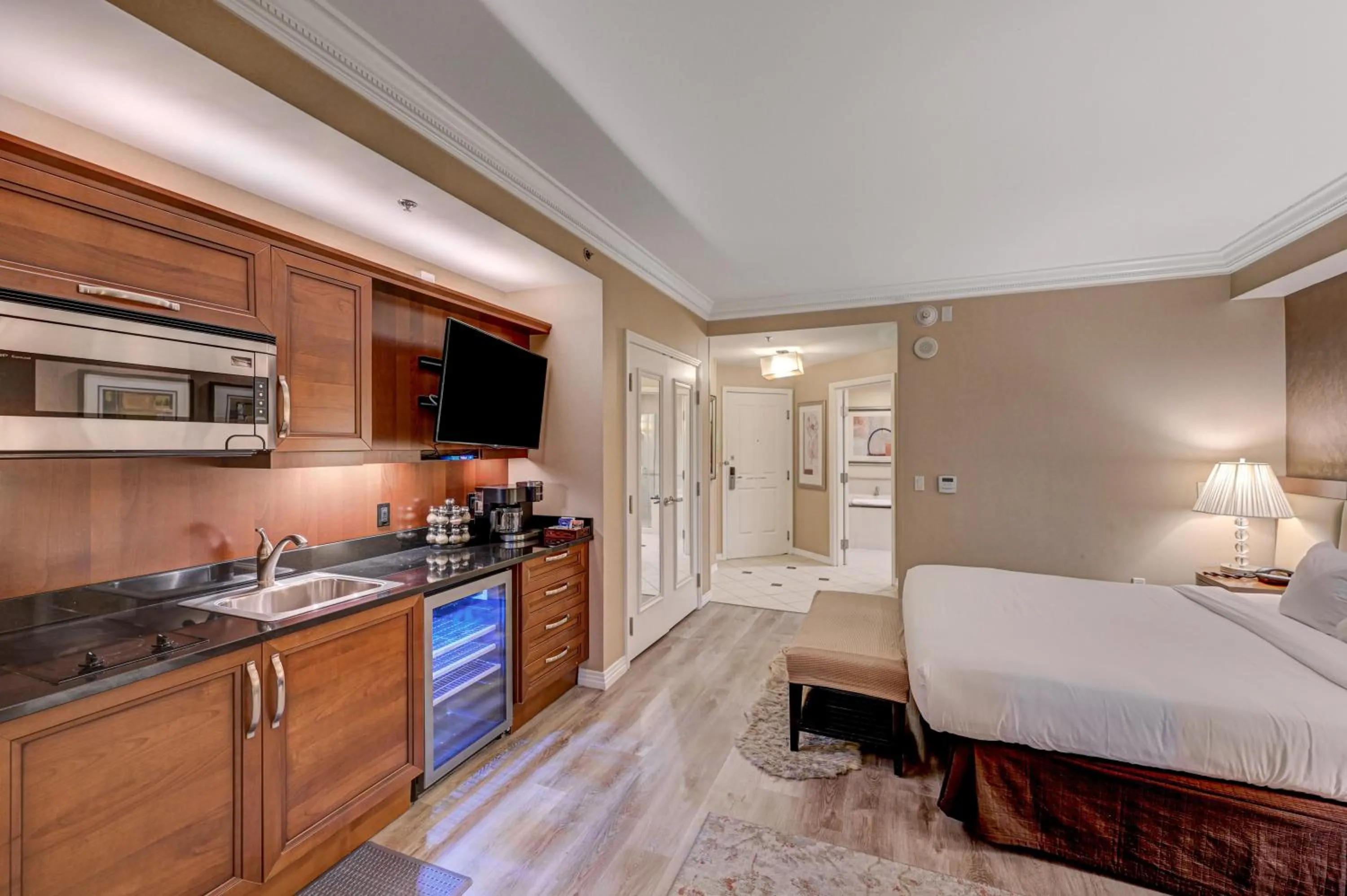 Bed in Luxury Studio MGM Signature Best Location Lazy River No Resort Fee