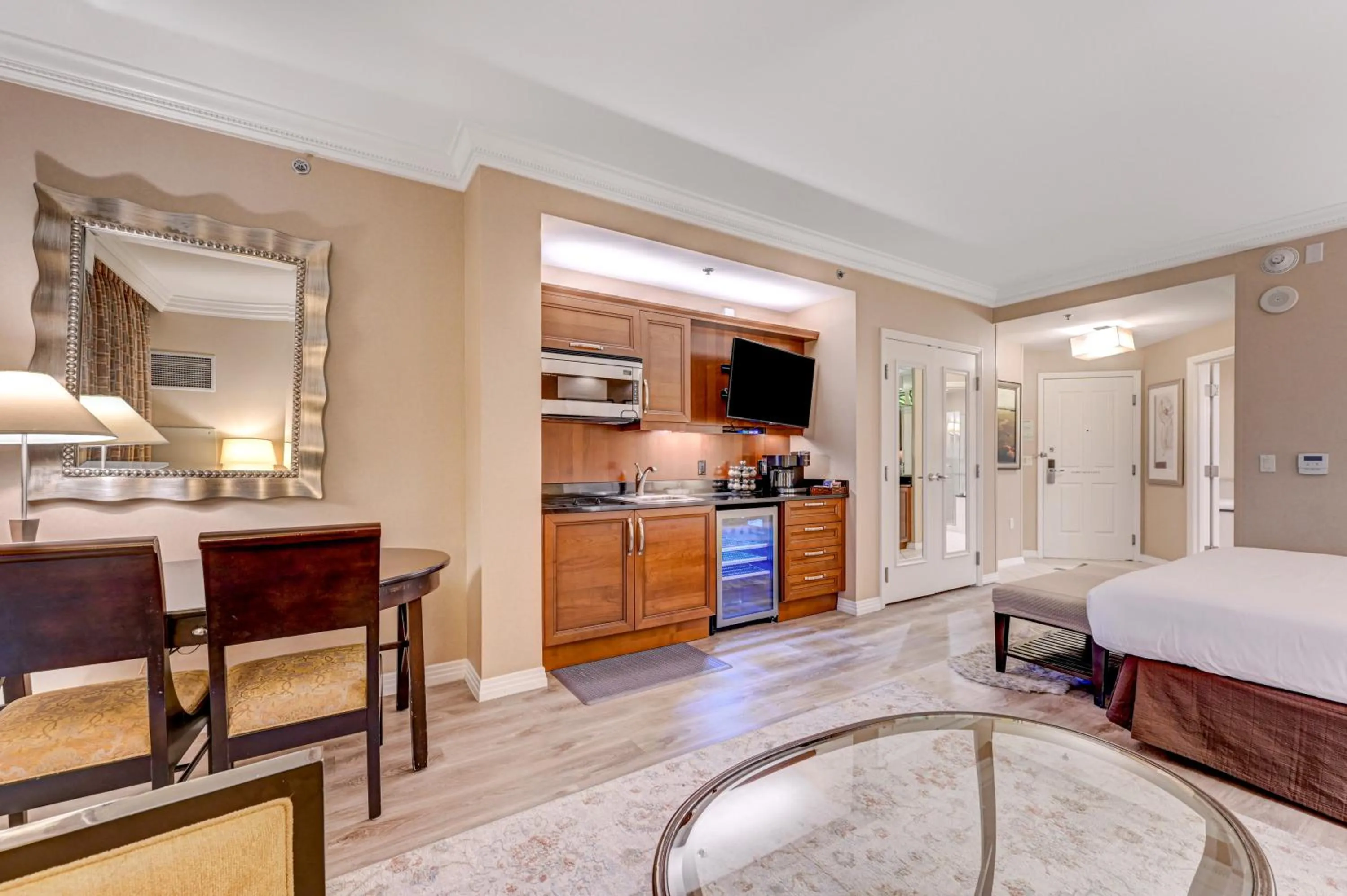 Bed in Luxury Studio MGM Signature Best Location Lazy River No Resort Fee