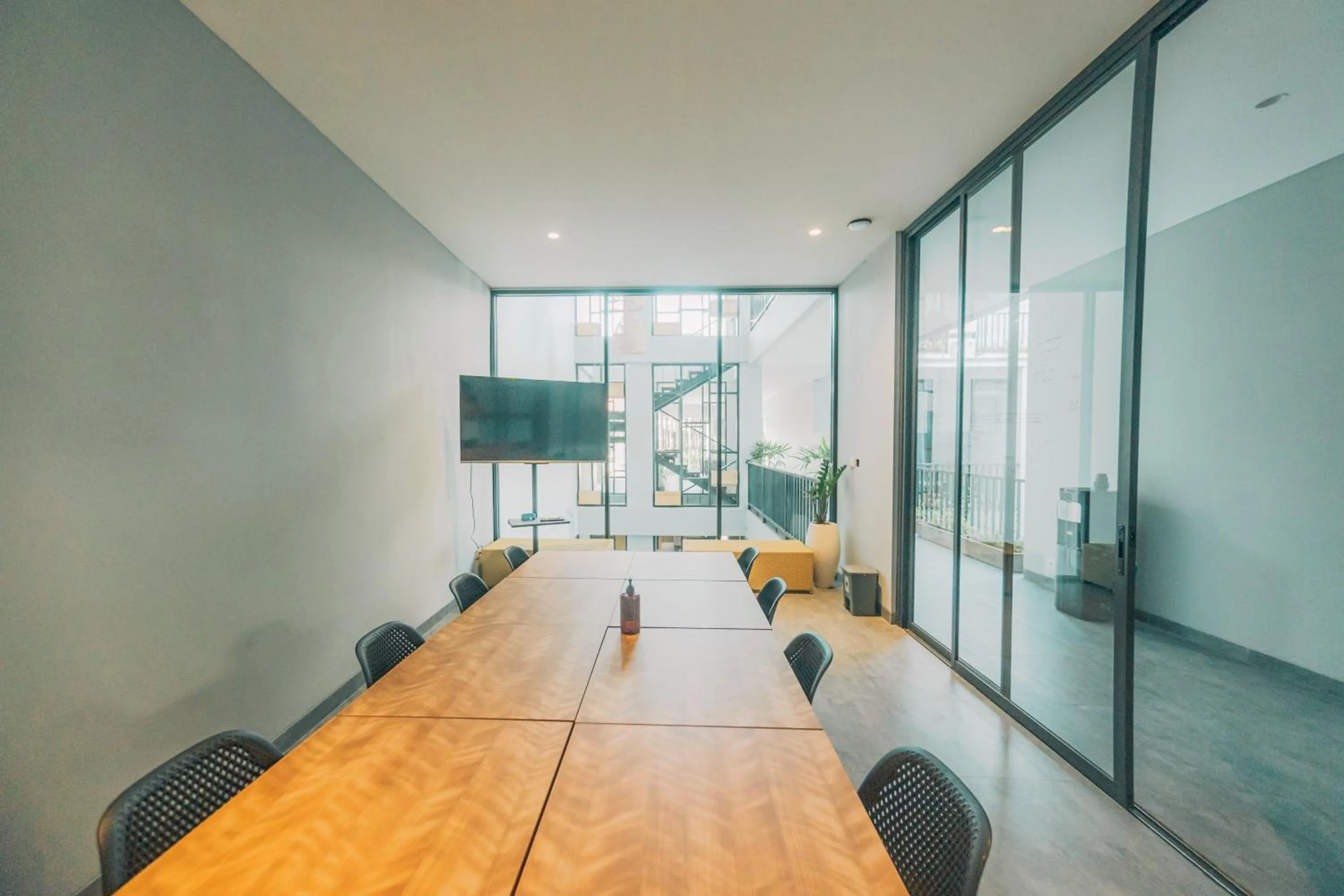 Business facilities in Bestah Coliving