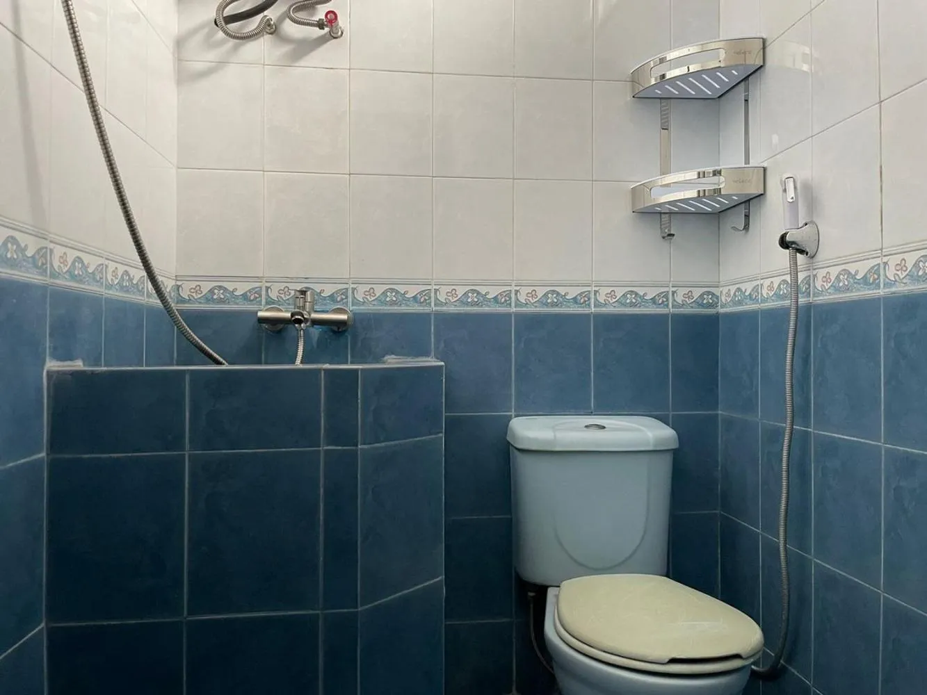 Bathroom in RedDoorz Syariah @ Karang Pilang