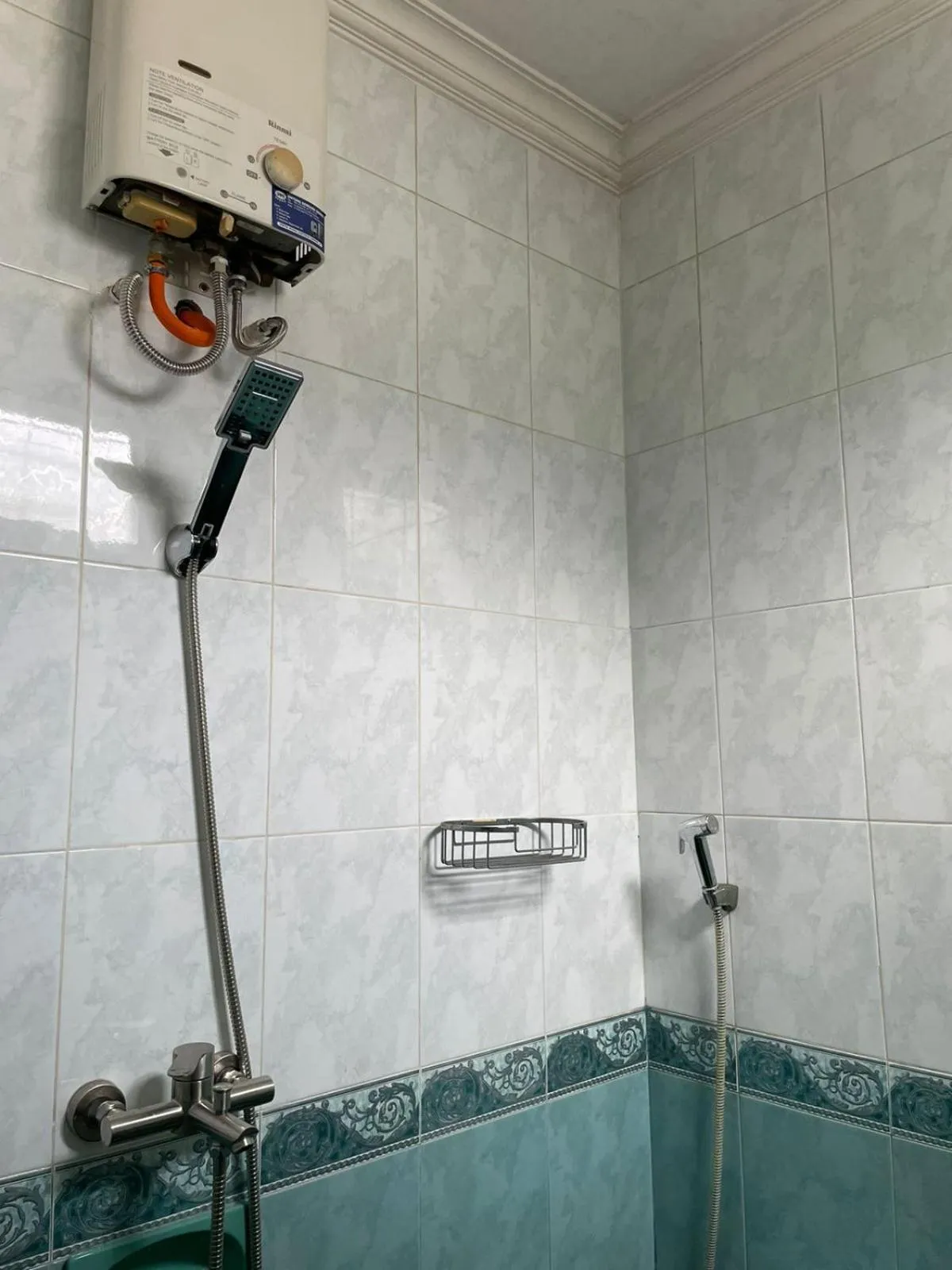 Bathroom in RedDoorz Syariah @ Karang Pilang