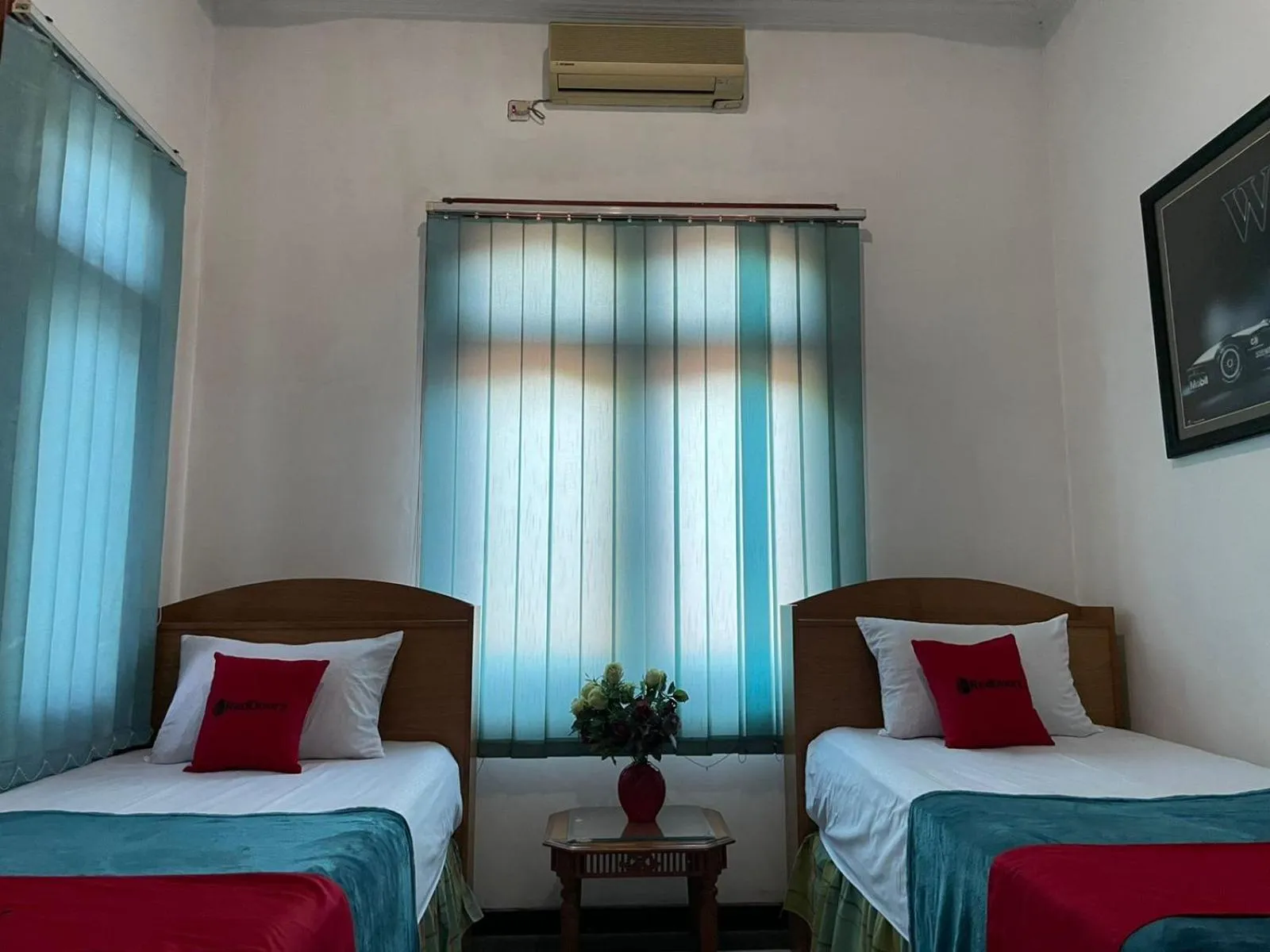 Bedroom, Bed in RedDoorz Syariah @ Karang Pilang