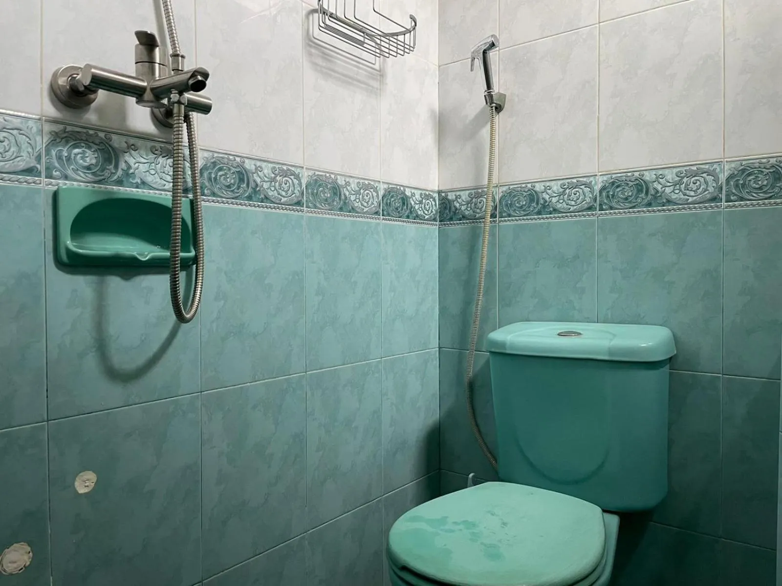 Bathroom in RedDoorz Syariah @ Karang Pilang