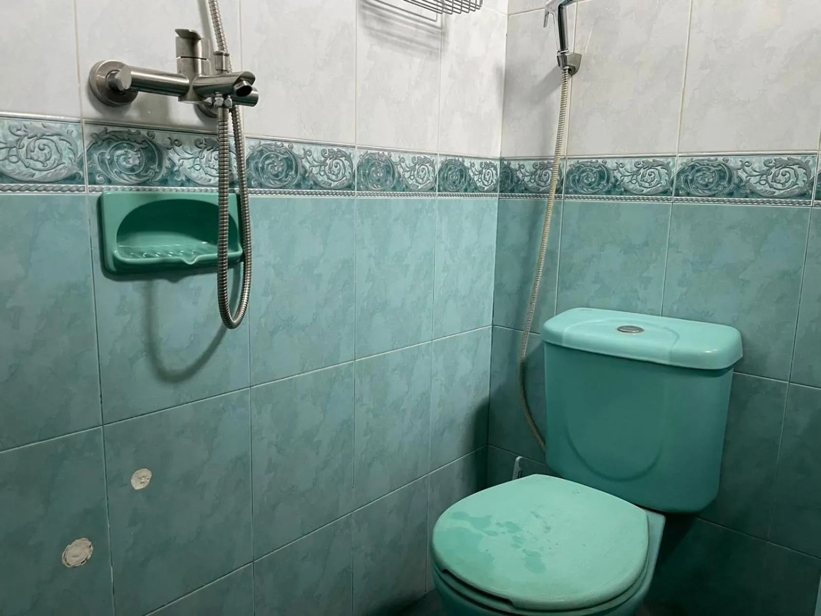 Bathroom in RedDoorz Syariah @ Karang Pilang