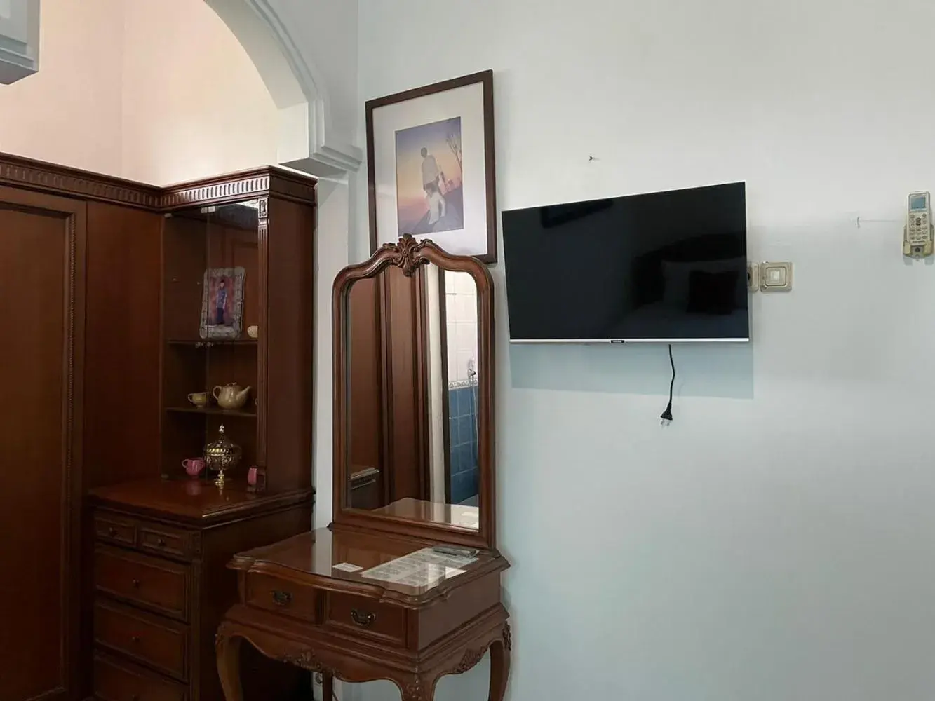 Double Room in RedDoorz Syariah @ Karang Pilang Double Room in RedDoorz Syariah @ Karang Pilang