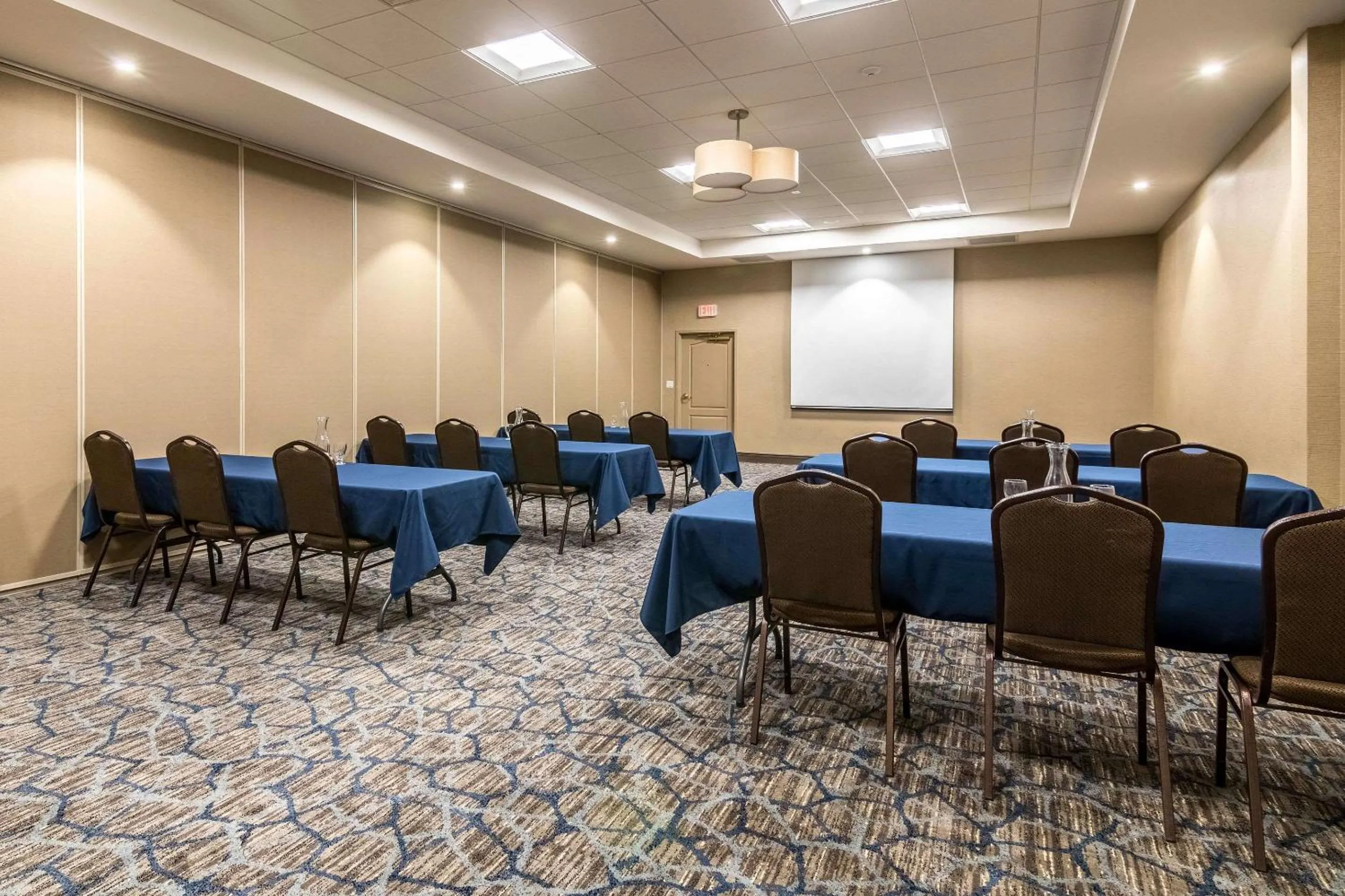 Meeting/conference room in Comfort Inn Plymouth-Minneapolis