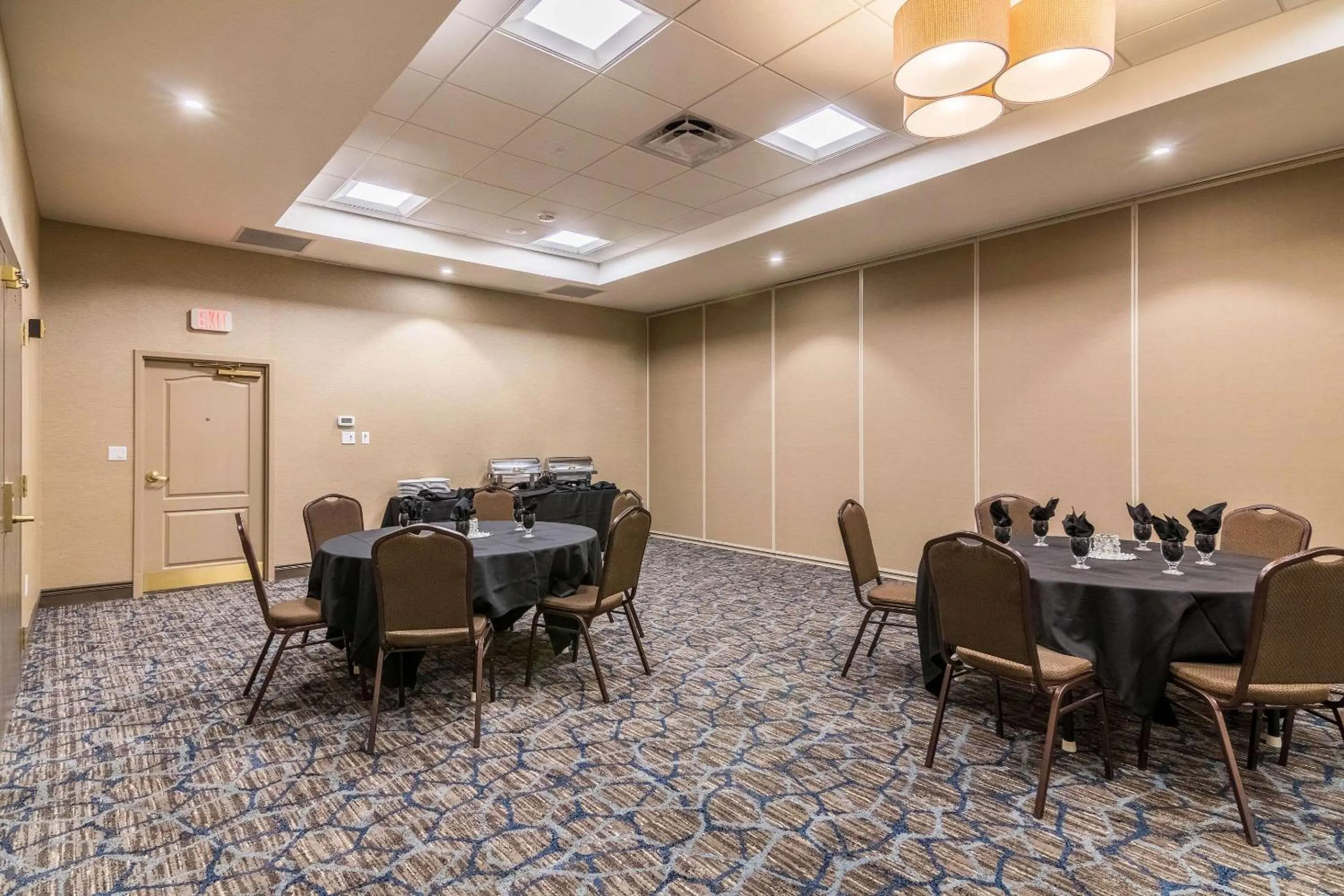 Meeting/conference room in Comfort Inn Plymouth-Minneapolis