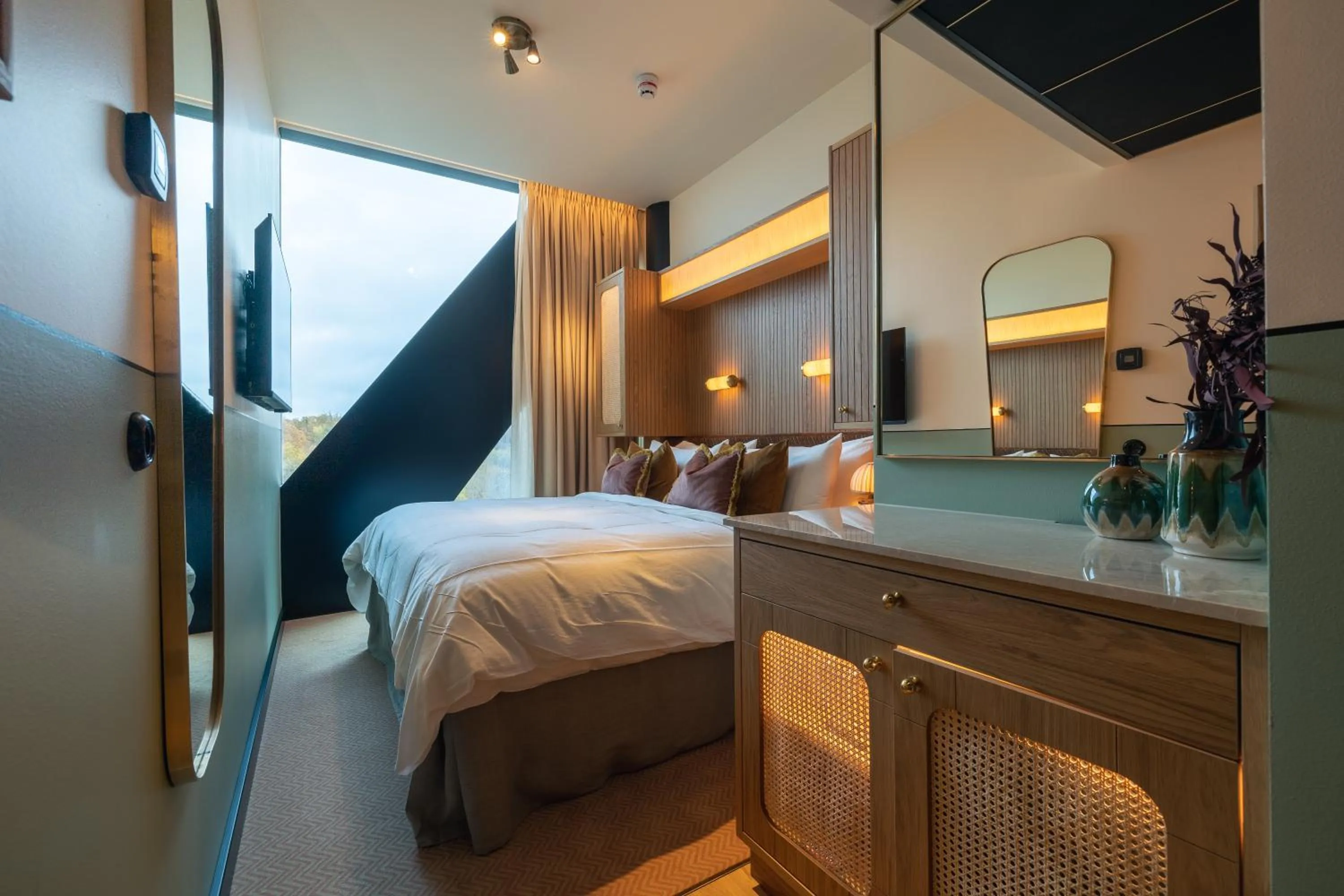 Bedroom, Bed in Jacyz