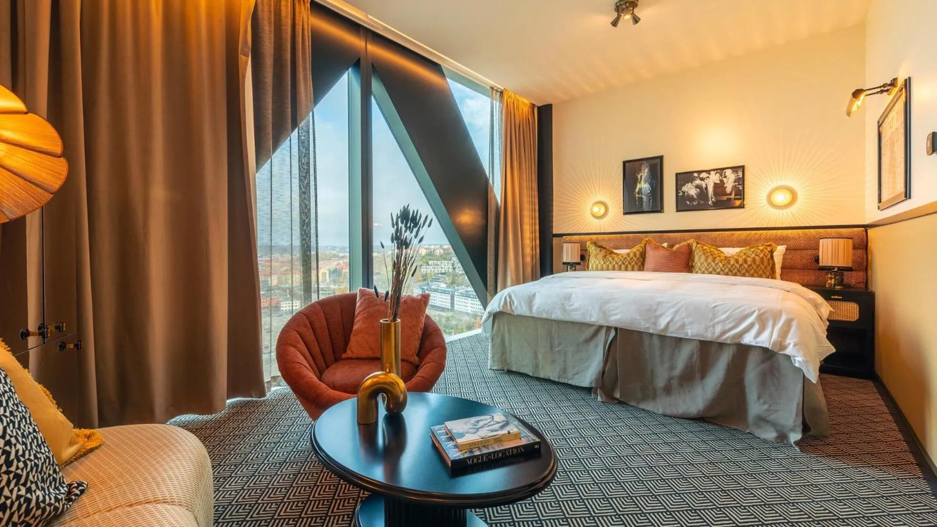 Photo of the whole room, Bed in Jacyz