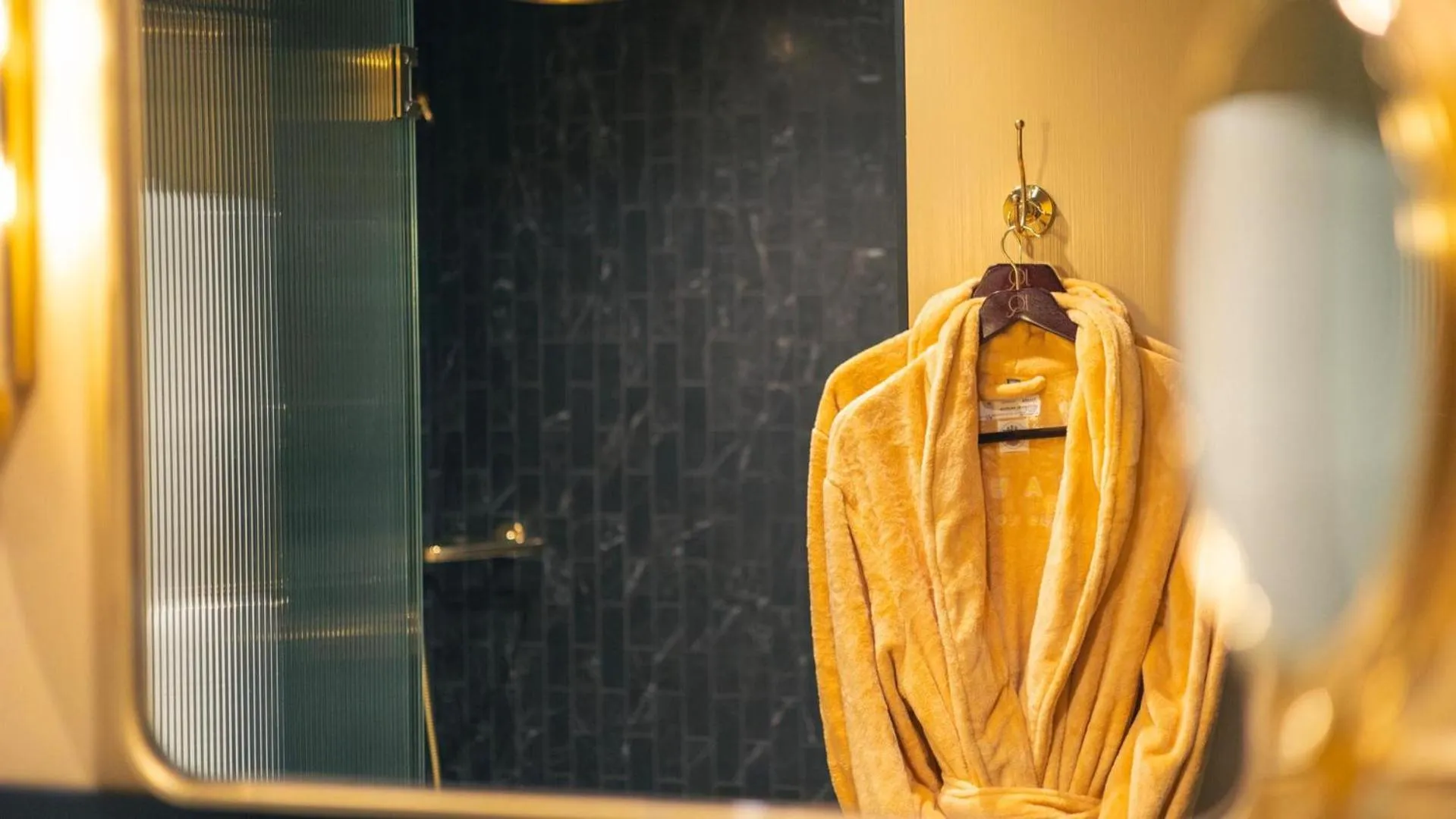 Photo of the whole room in Jacyz