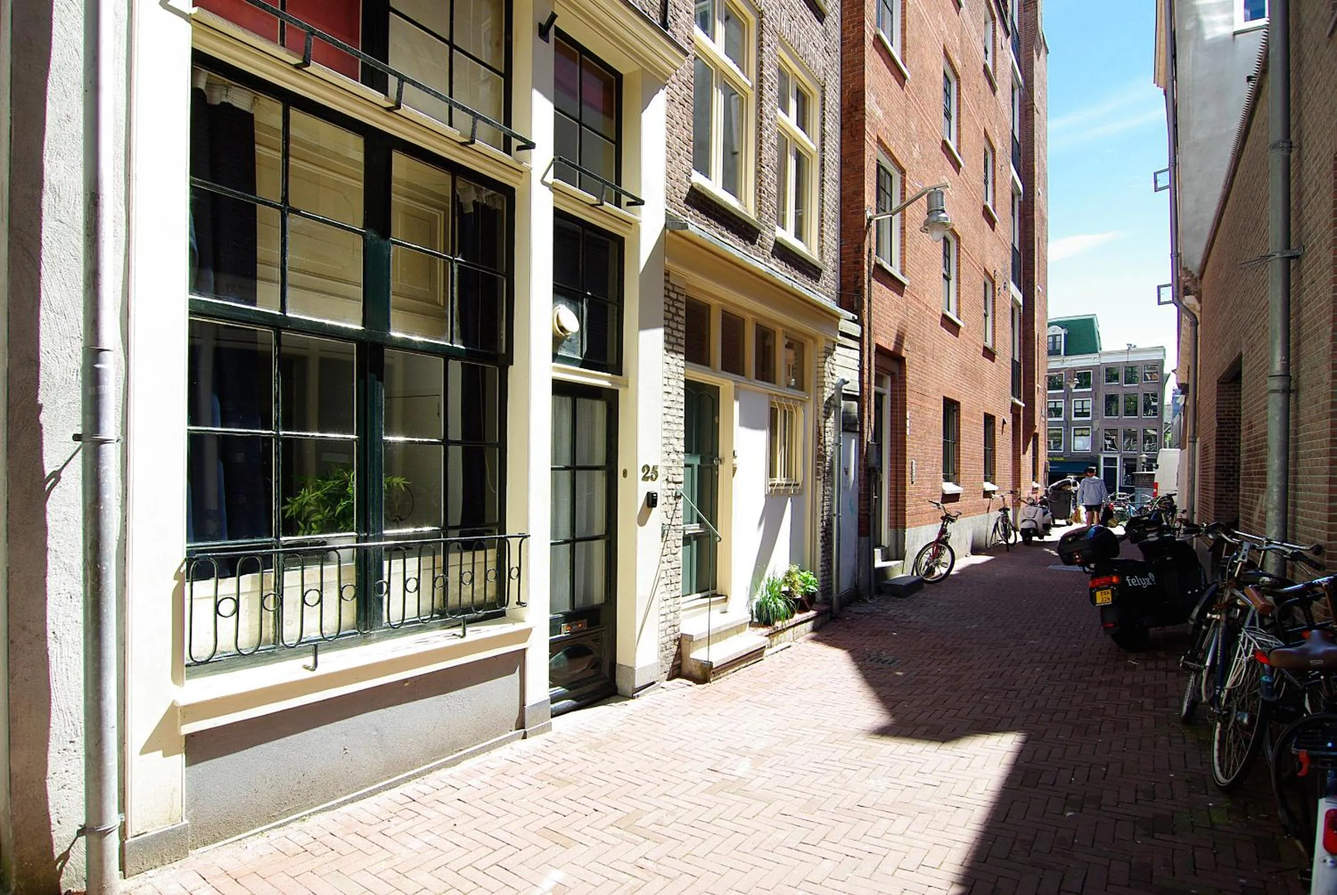 Cosy apartment right in the city center with AIRCO!