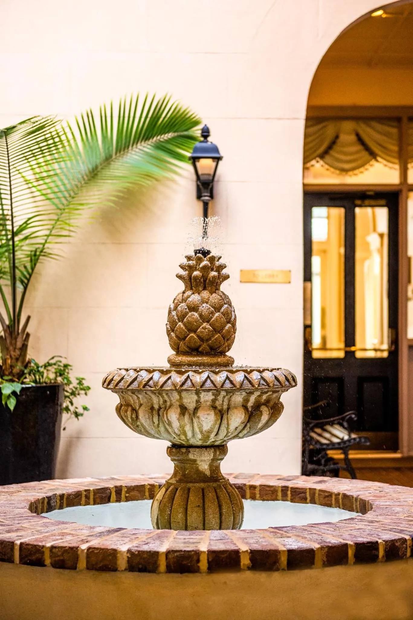 Patio in Kings Courtyard Inn