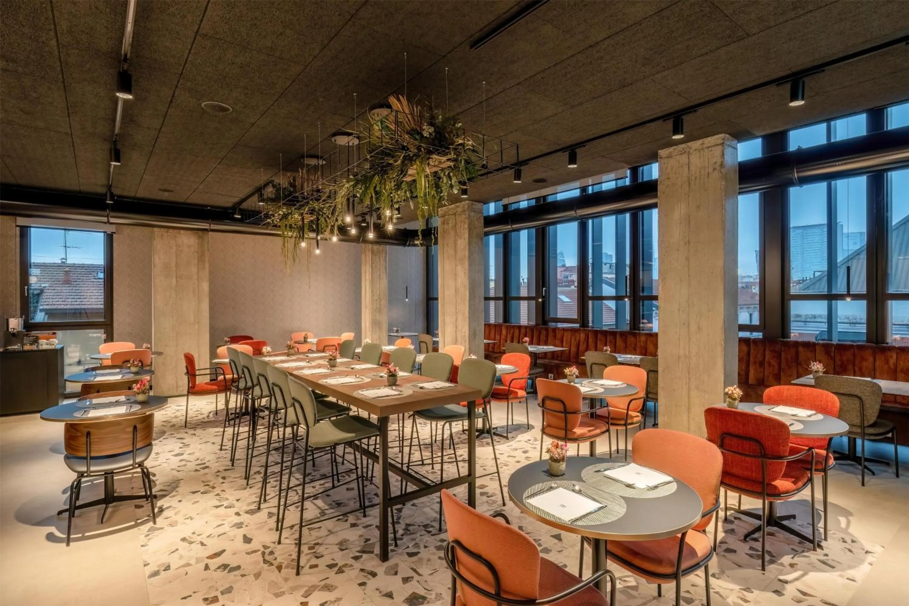 Restaurant/places to eat in NH Milano Corso Buenos Aires