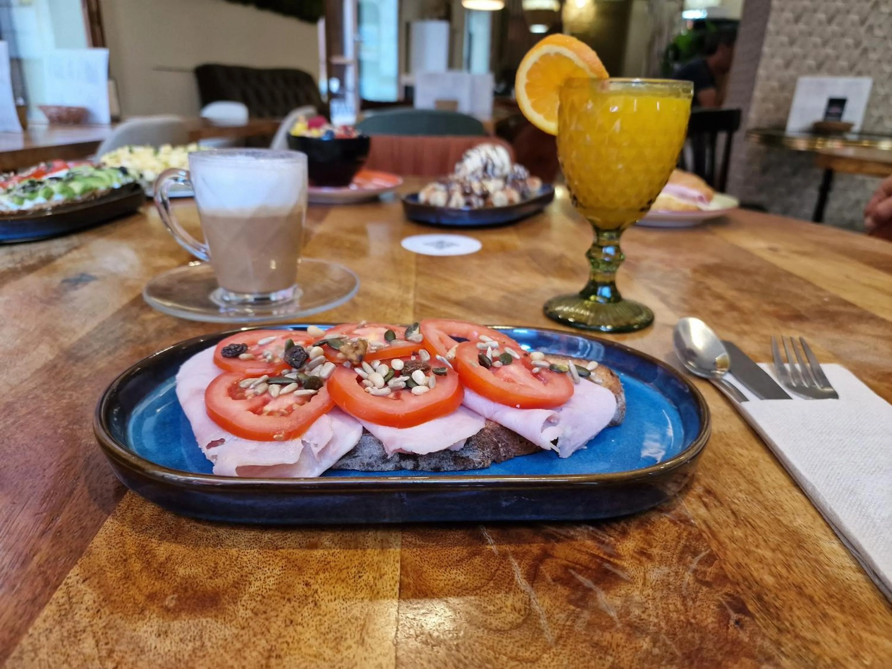 Food and drinks in Numa Seville Solea