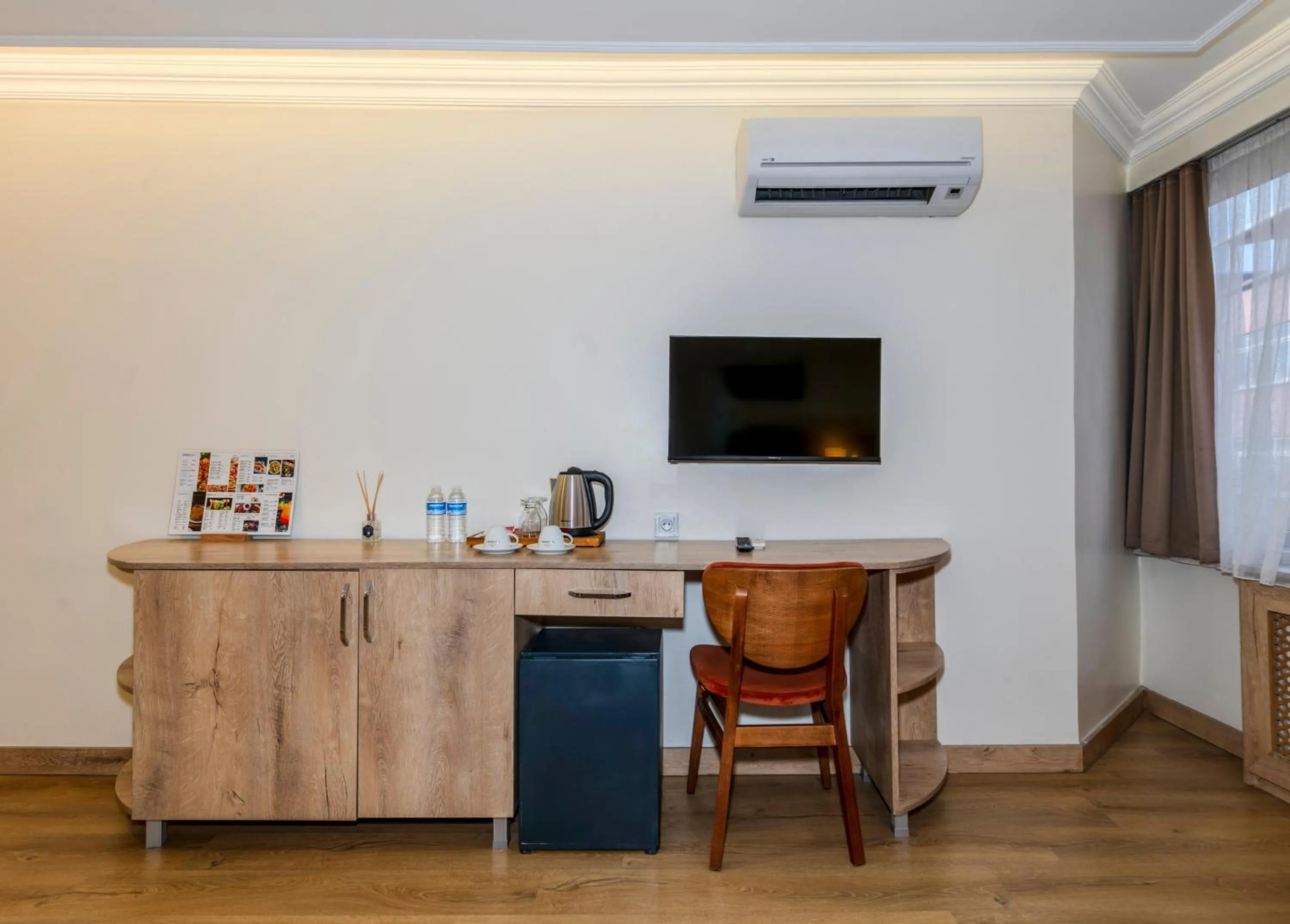 Photo of the whole room in Istanbul Old City Topkapi Porta Romanos Hotel Ottoman Heritage