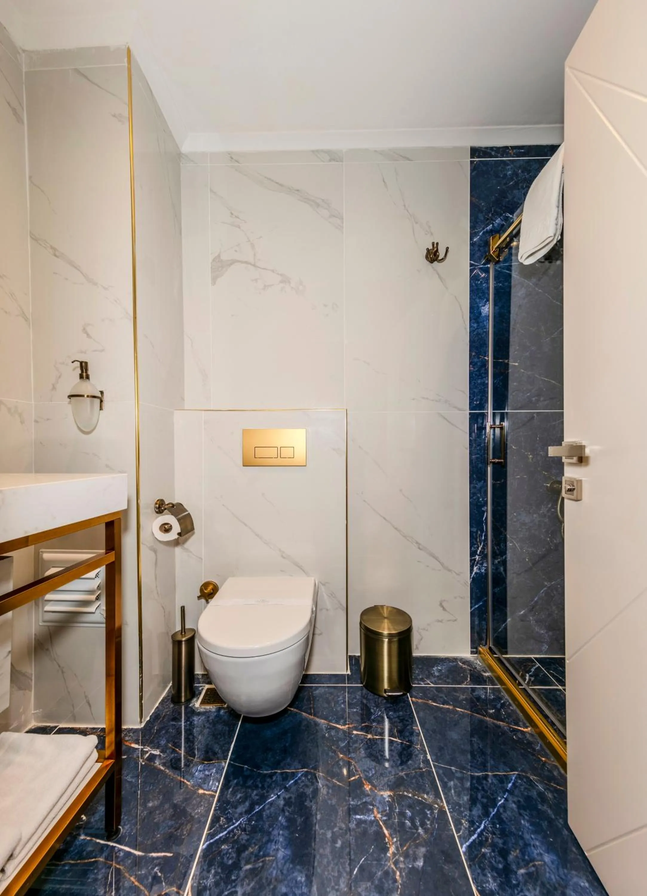 Bathroom in Istanbul Old City Topkapi Porta Romanos Hotel Ottoman Heritage