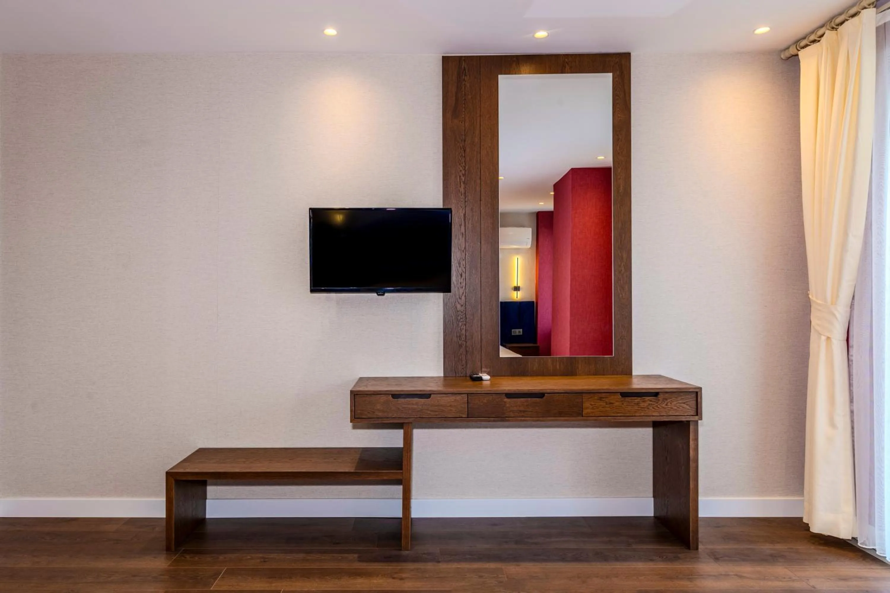 TV and multimedia in Istanbul Old City Topkapi Porta Romanos Hotel Ottoman Heritage