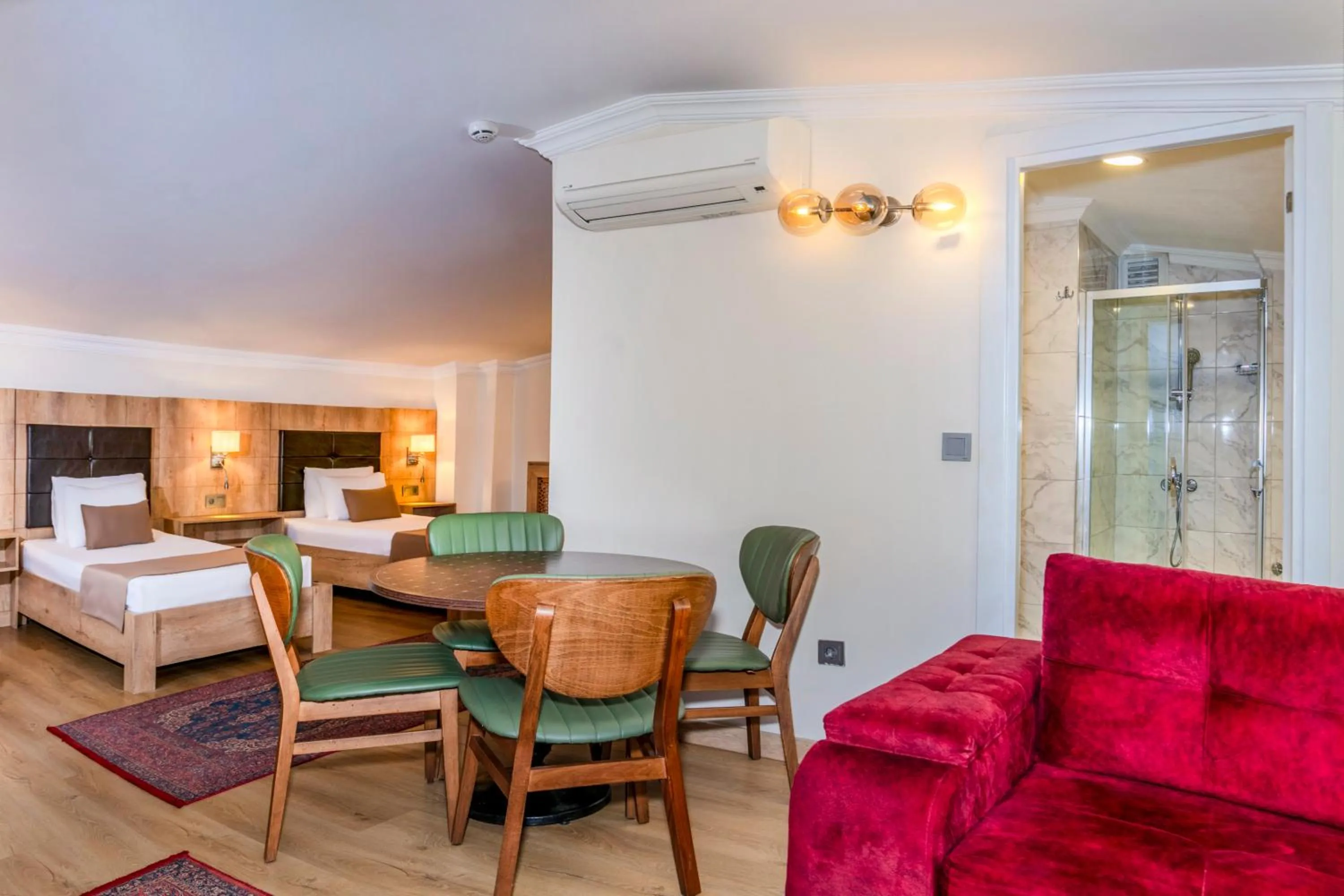 Photo of the whole room, Bed in Istanbul Old City Topkapi Porta Romanos Hotel Ottoman Heritage