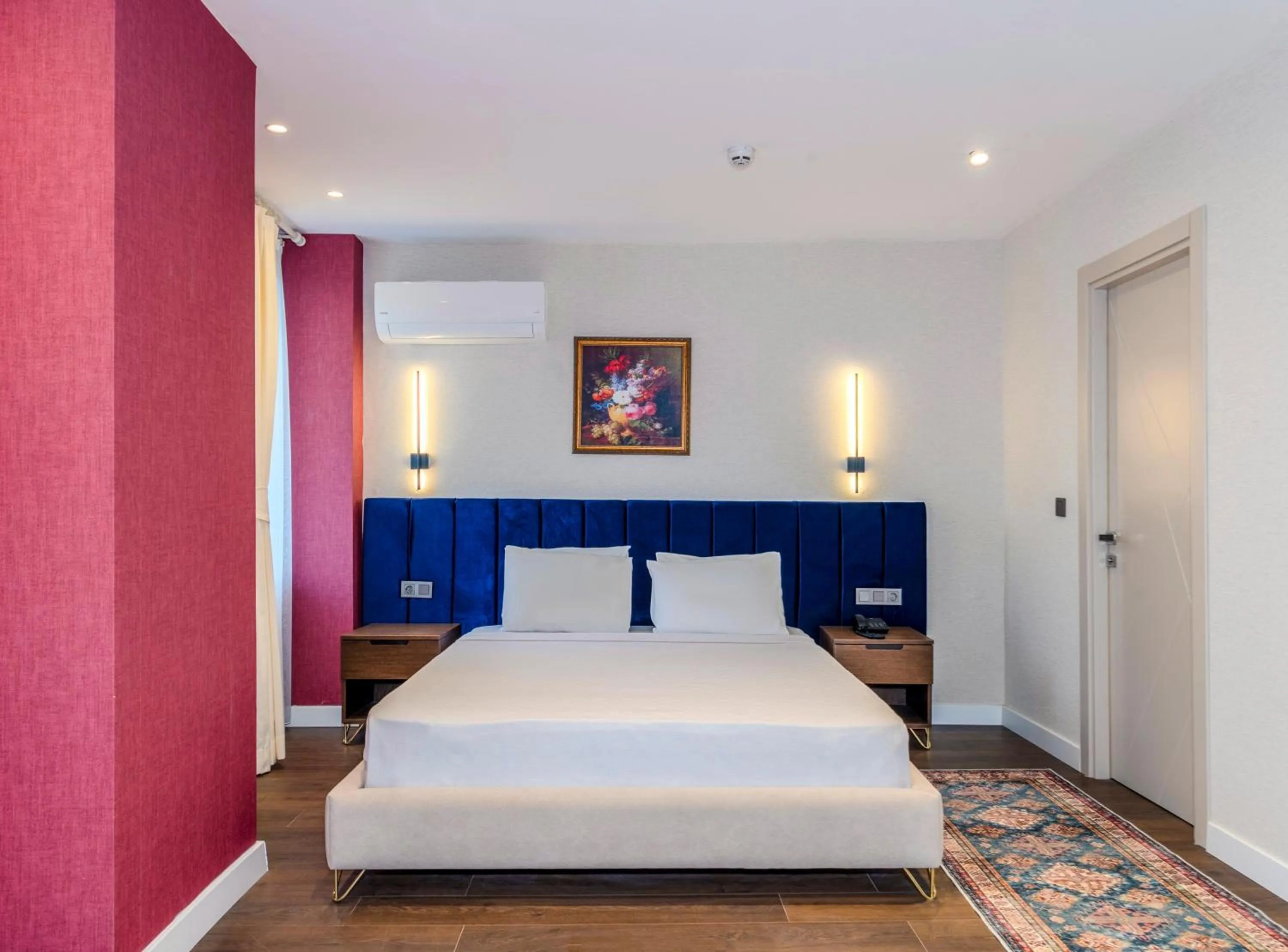 Photo of the whole room, Bed in Istanbul Old City Topkapi Porta Romanos Hotel Ottoman Heritage