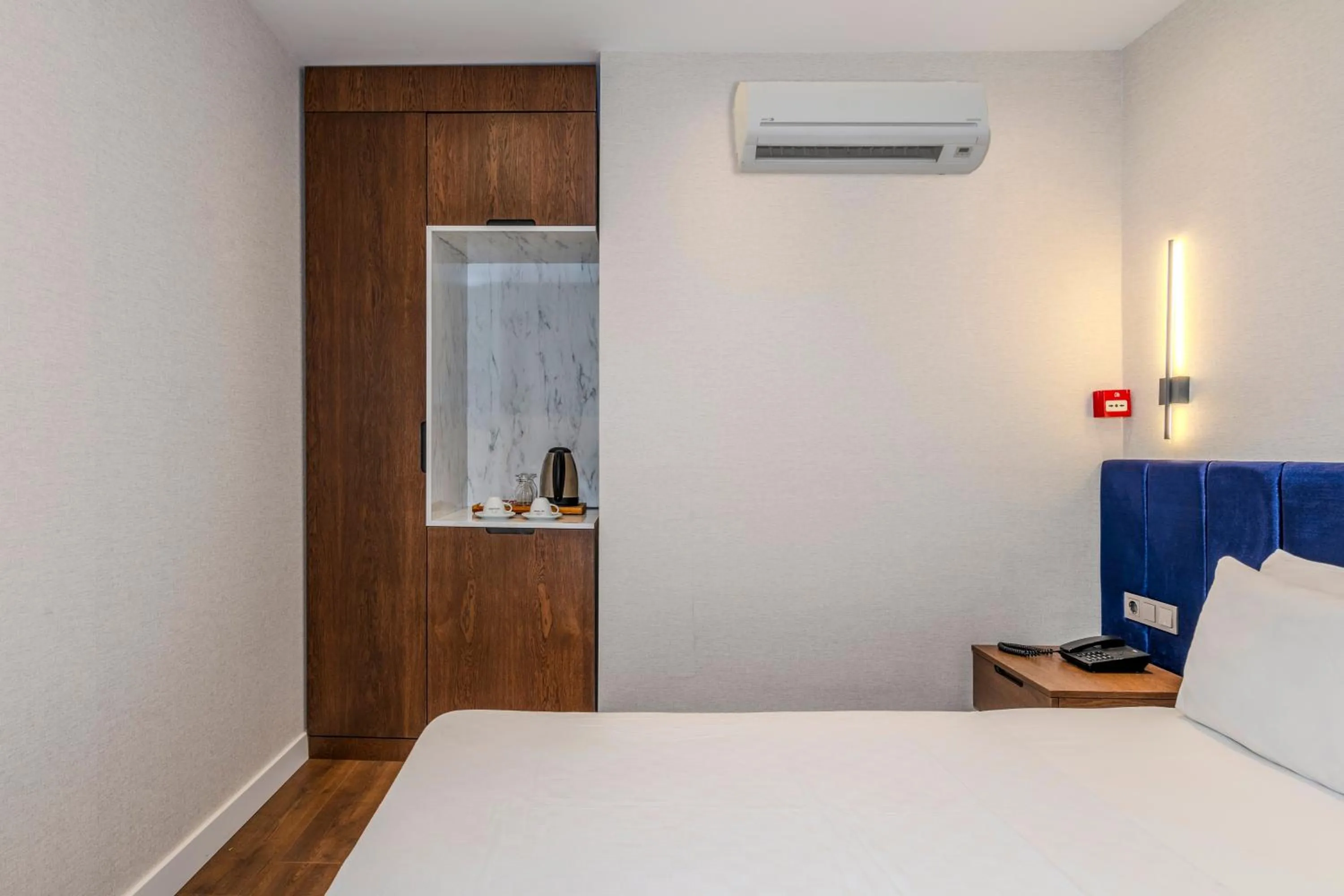 Photo of the whole room, Bed in Istanbul Old City Topkapi Porta Romanos Hotel Ottoman Heritage