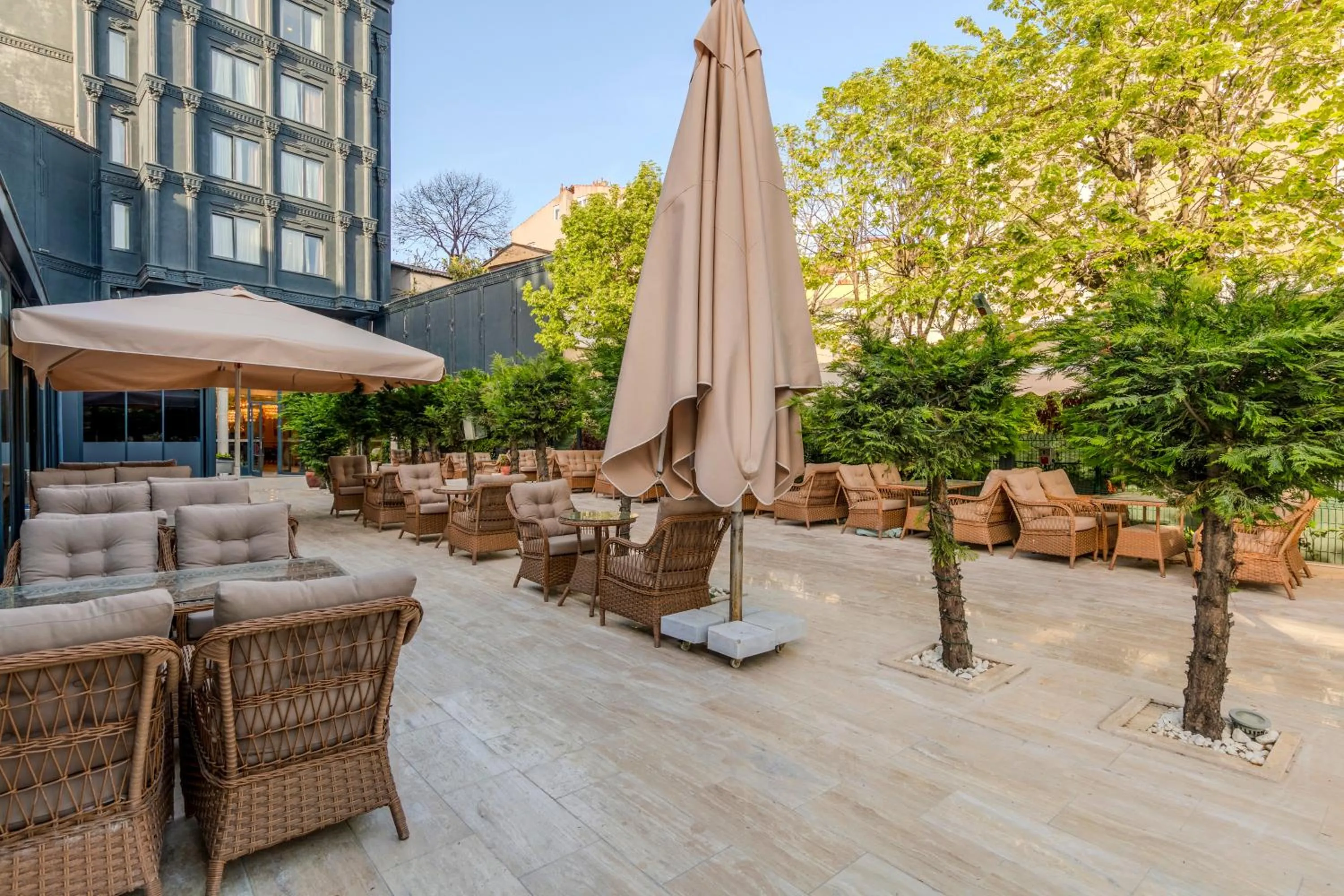 Garden in Istanbul Old City Topkapi Porta Romanos Hotel Ottoman Heritage