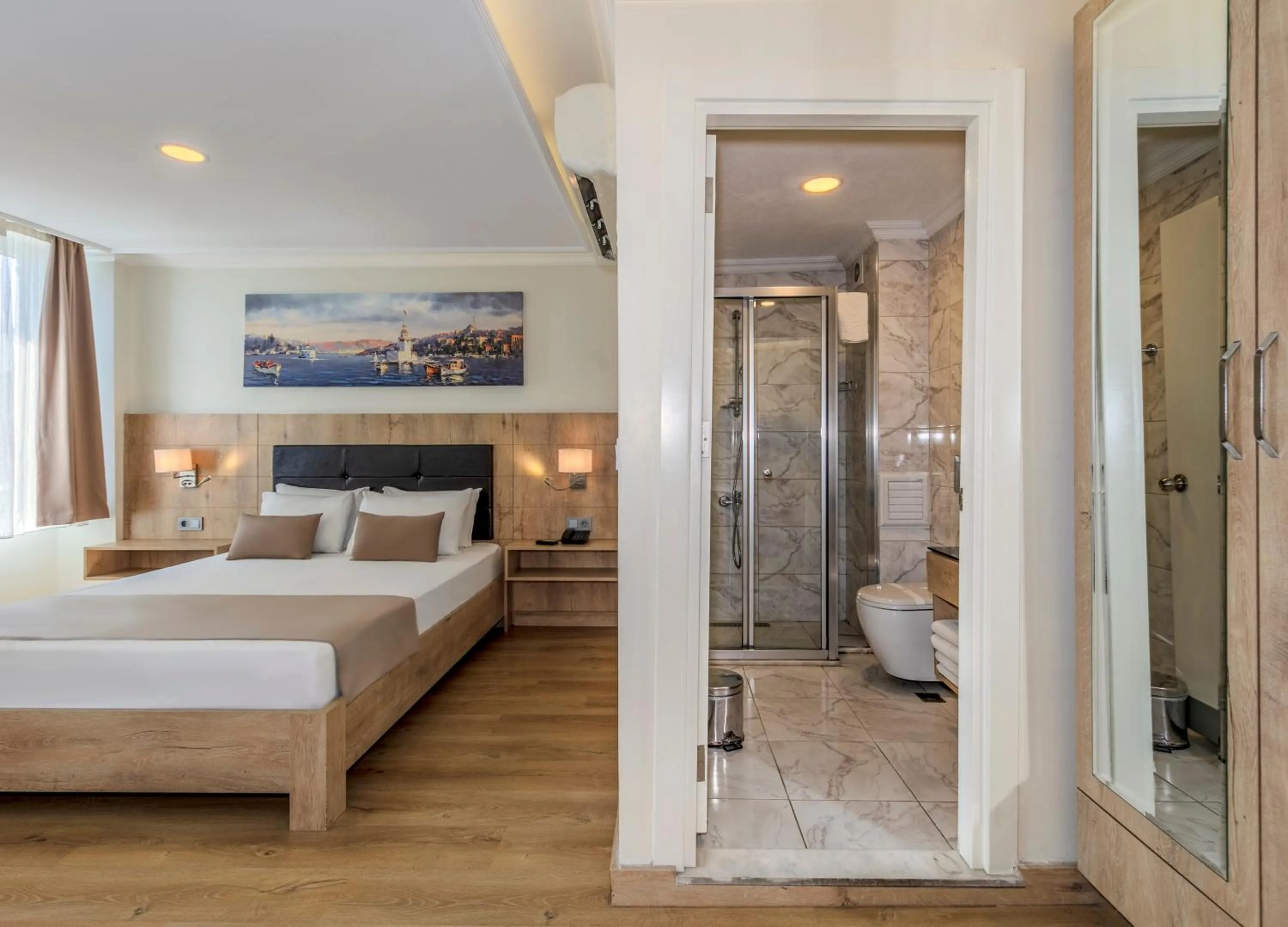 Bathroom, Bed in Istanbul Old City Topkapi Porta Romanos Hotel Ottoman Heritage