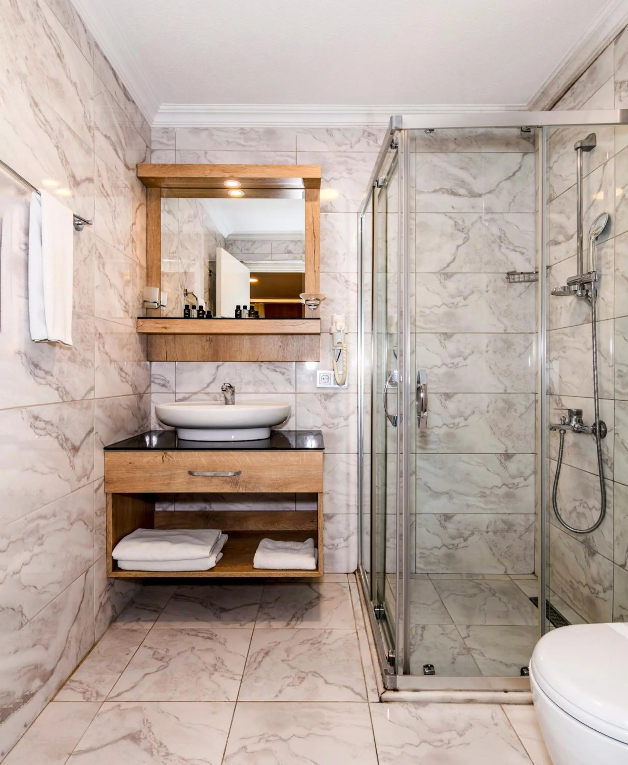 Bathroom in Istanbul Old City Topkapi Porta Romanos Hotel Ottoman Heritage