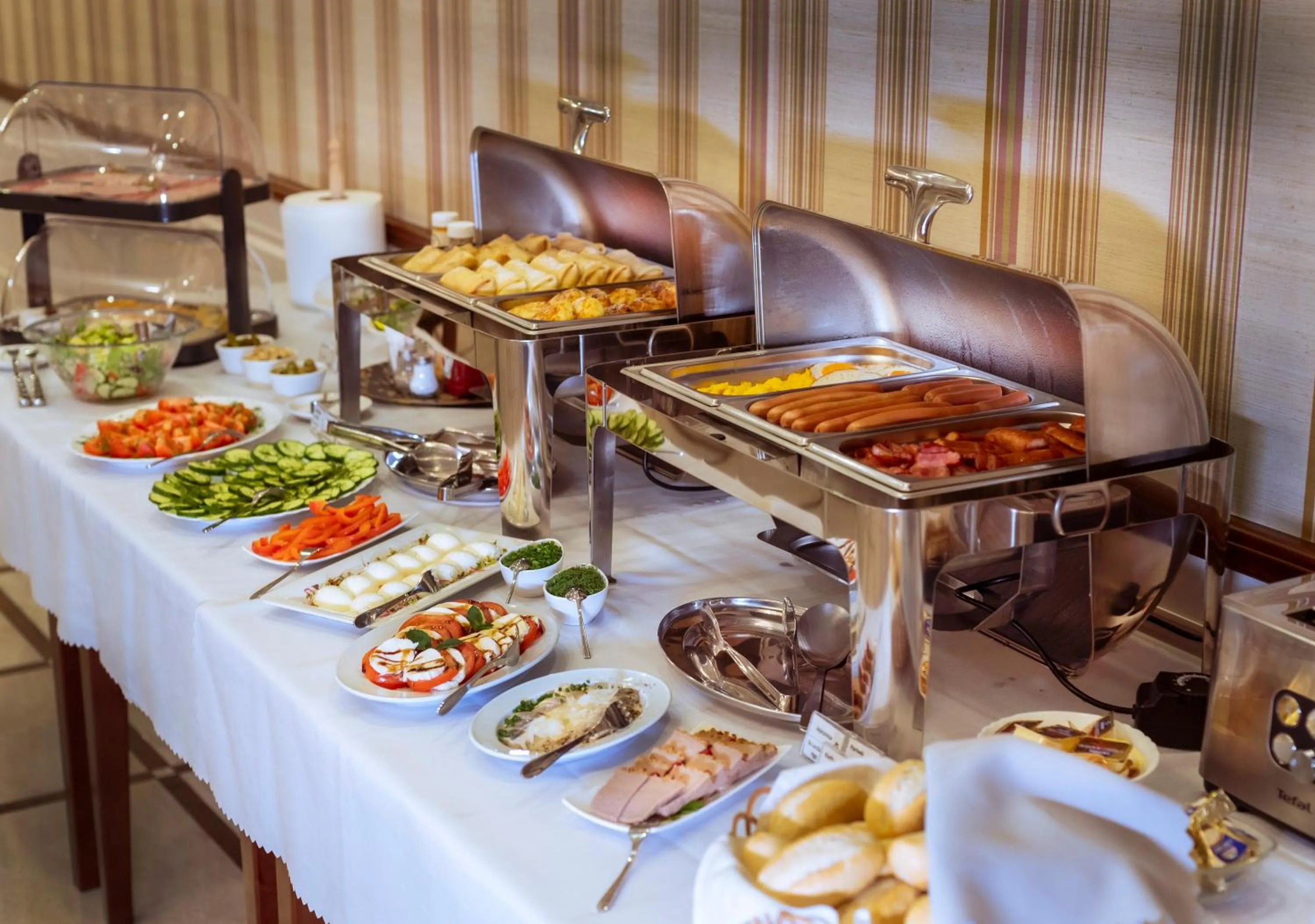 Buffet breakfast in ApartHotel Hubertus