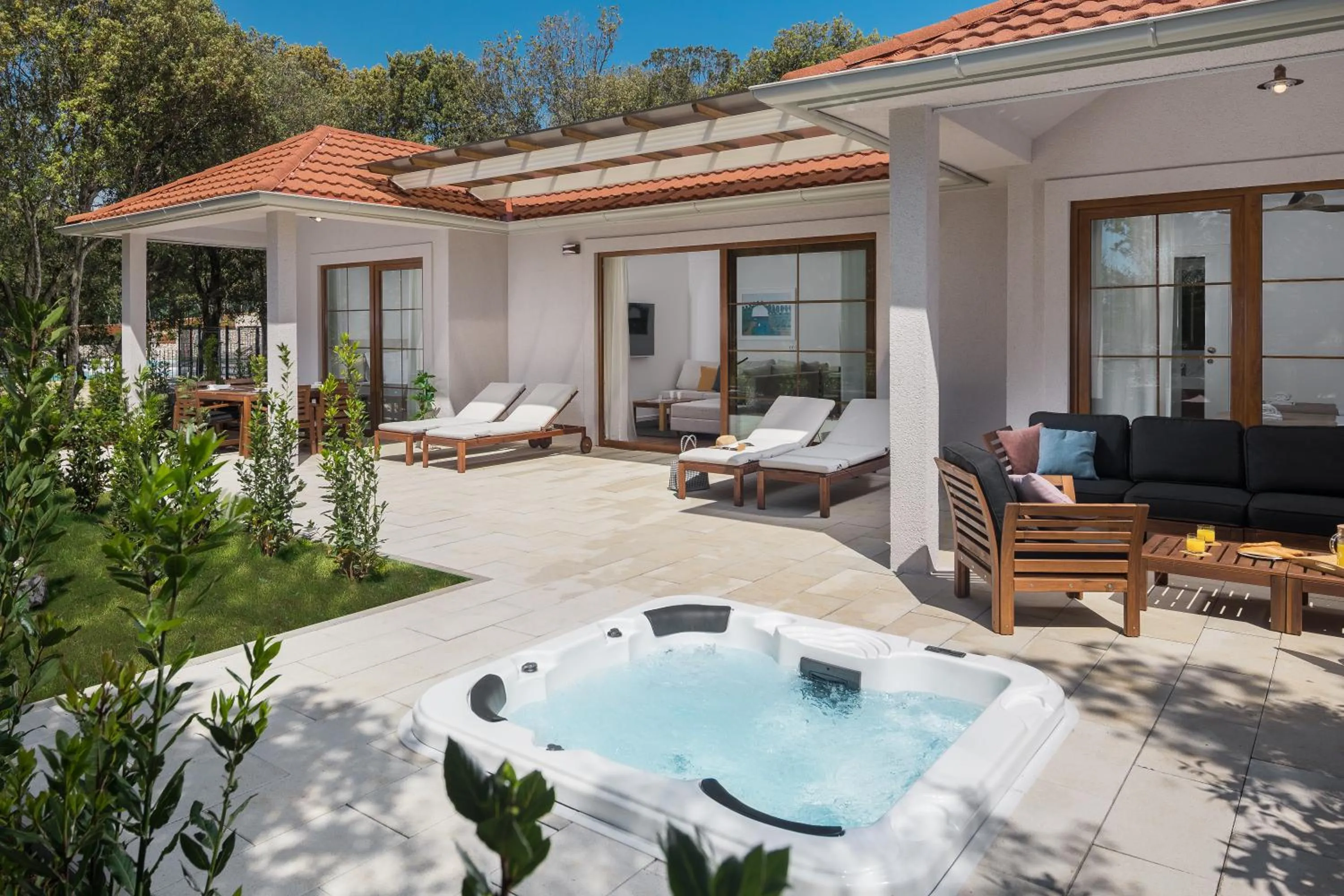 Day in Luxury Glamping Beach Villas Porto Bus