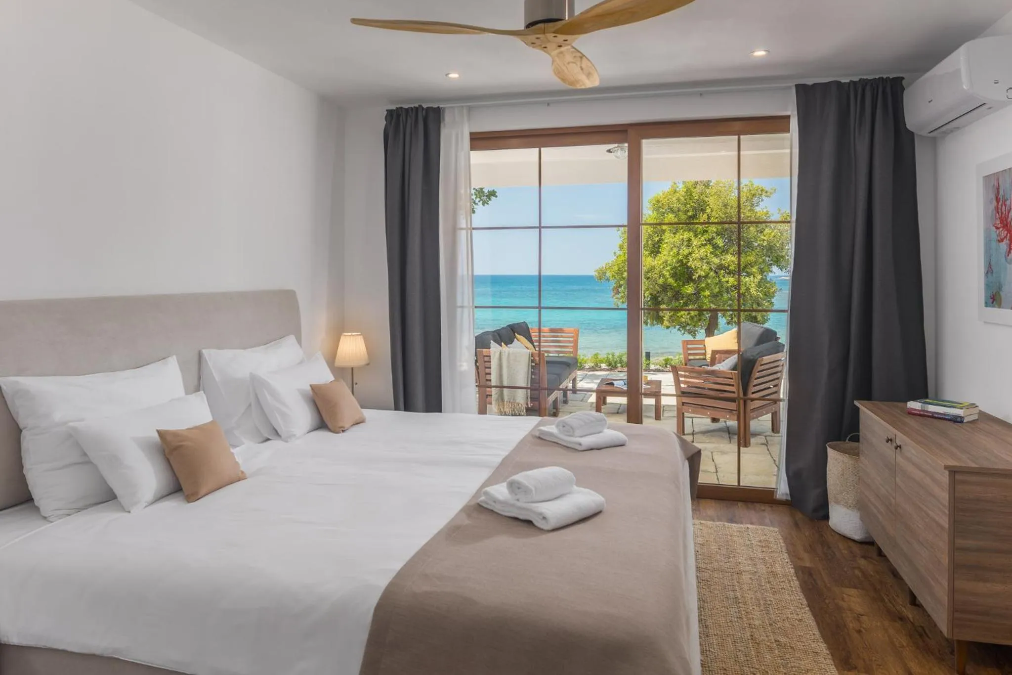 Bed in Luxury Glamping Beach Villas Porto Bus