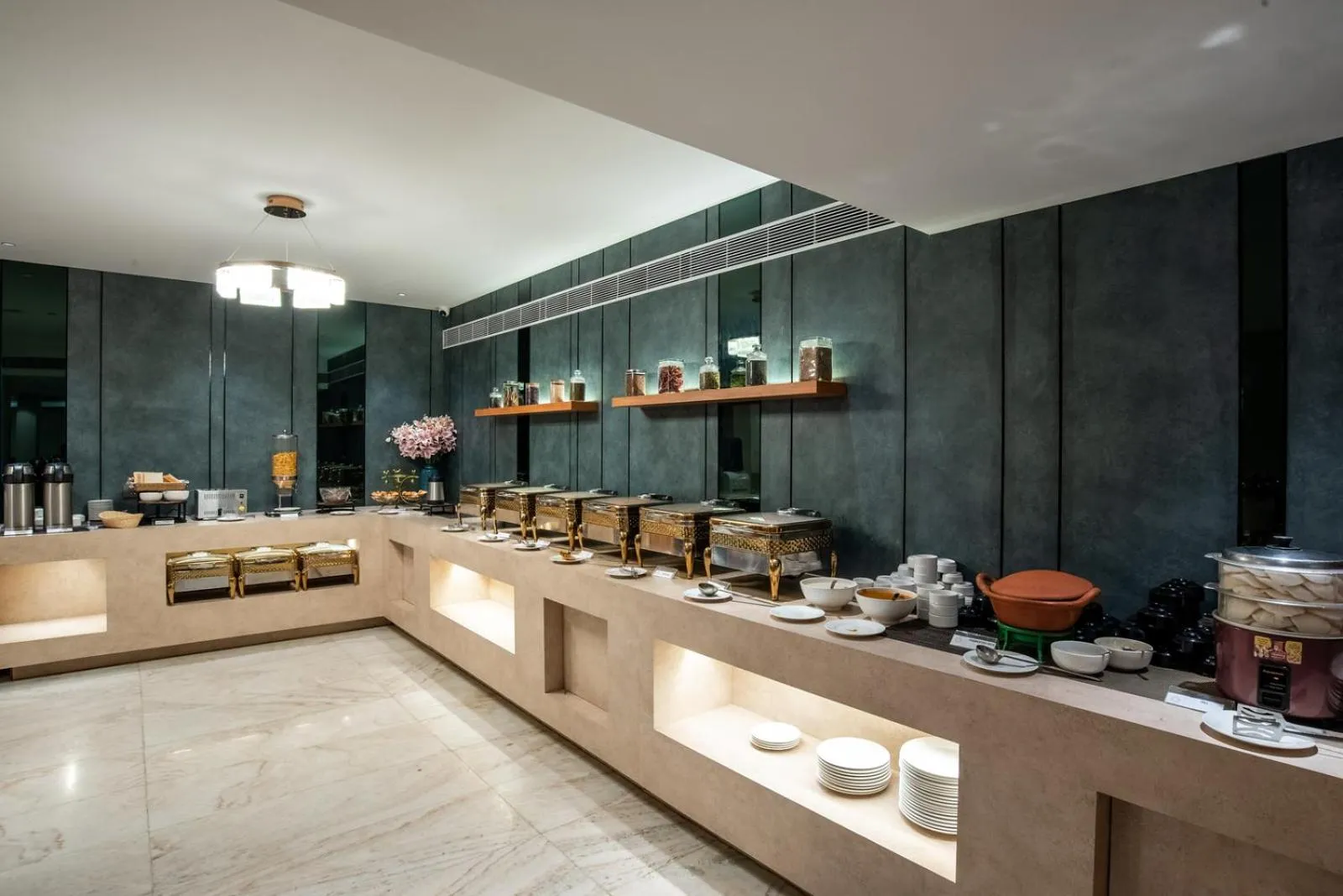 Restaurant/places to eat in Royal Regency