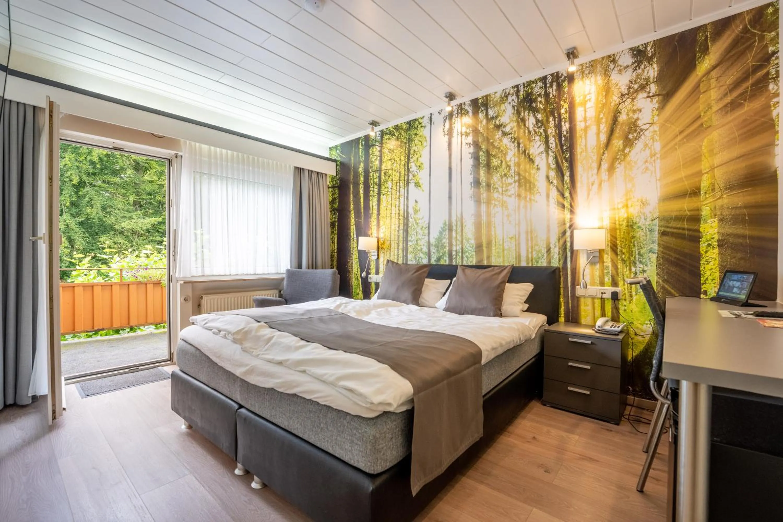 Photo of the whole room, Bed in Waldhotel Kurfürst