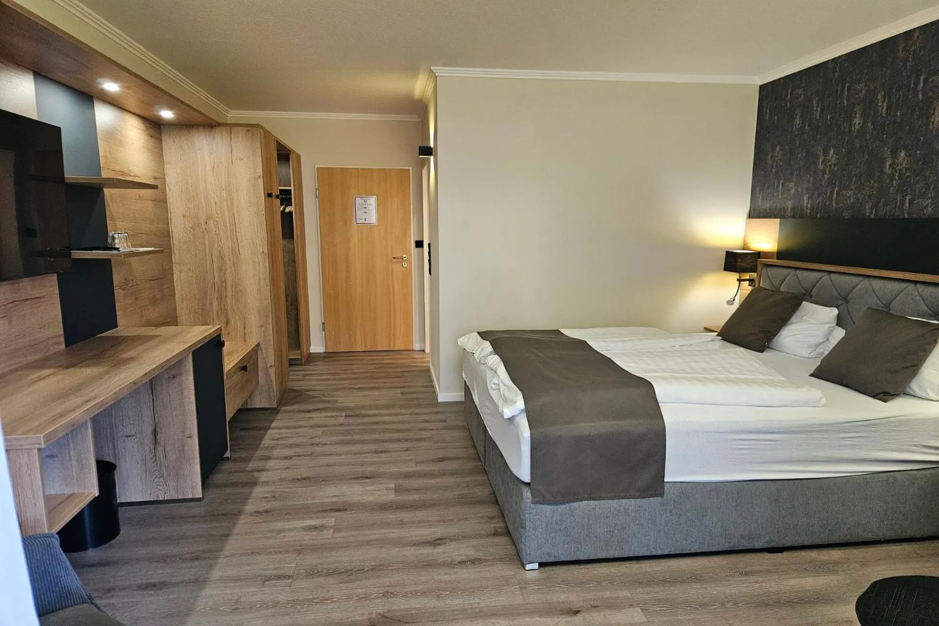 Photo of the whole room, Bed in Waldhotel Kurfürst