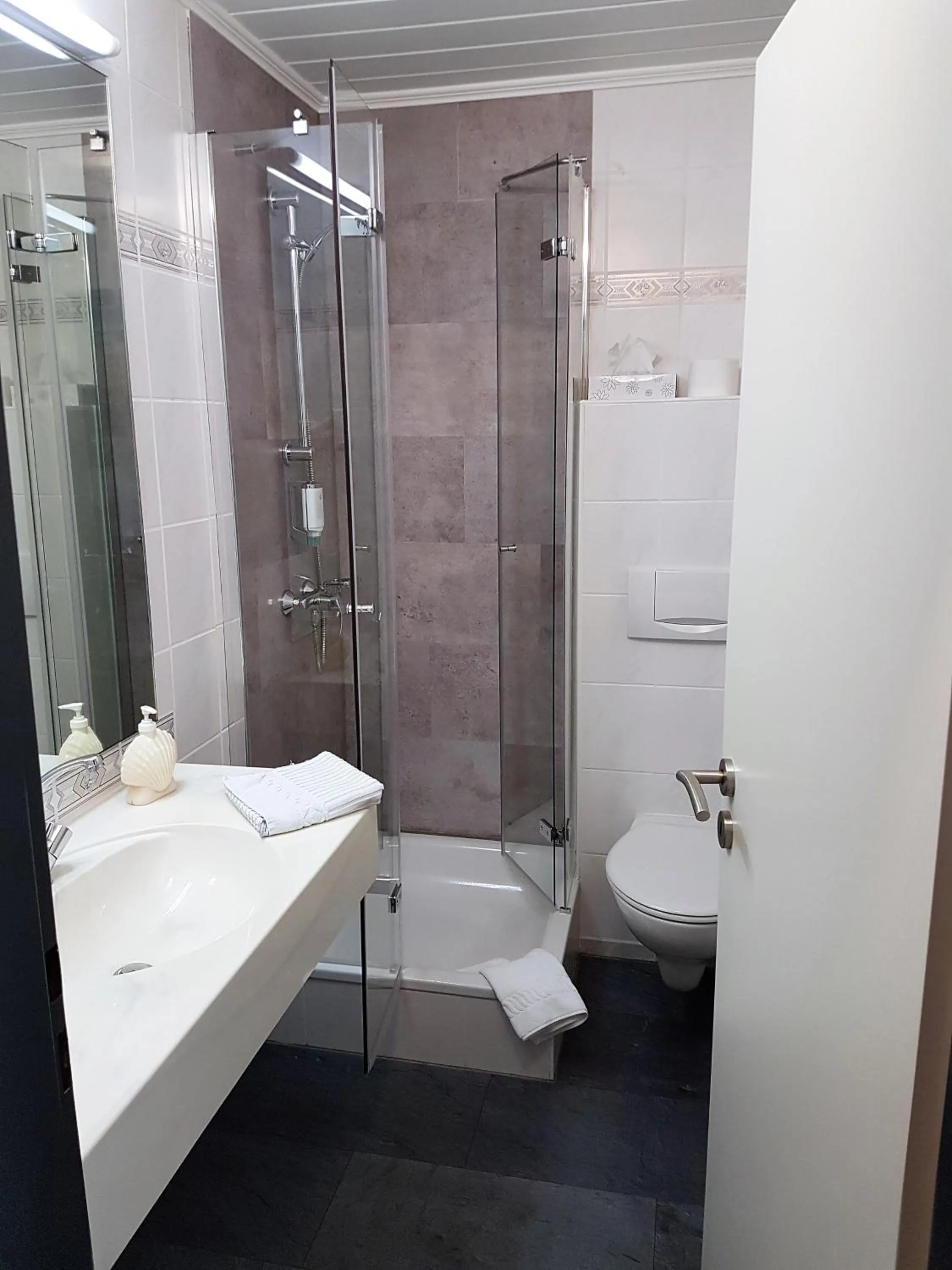 Photo of the whole room in Waldhotel Kurfürst