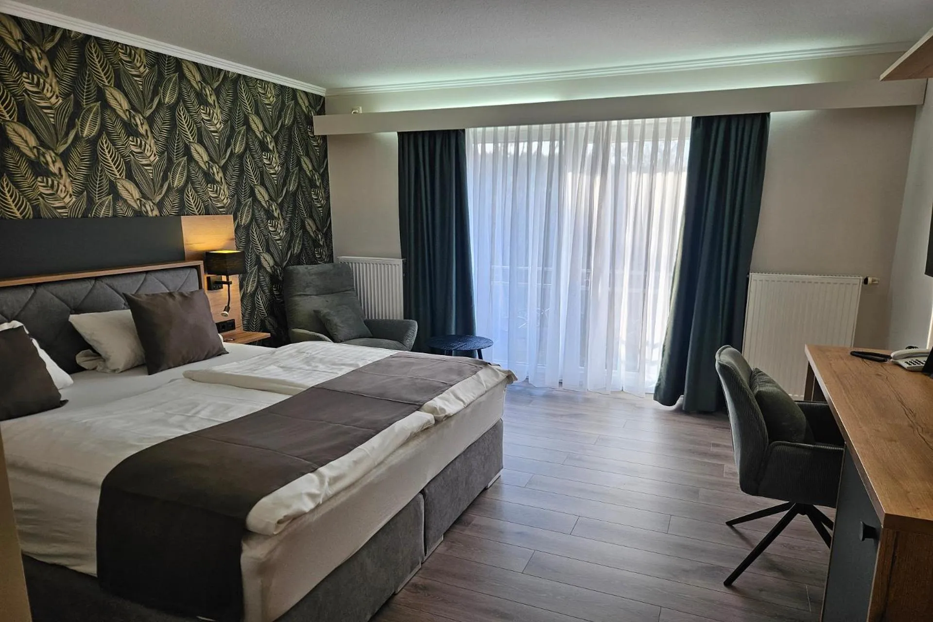 Photo of the whole room, Bed in Waldhotel Kurfürst