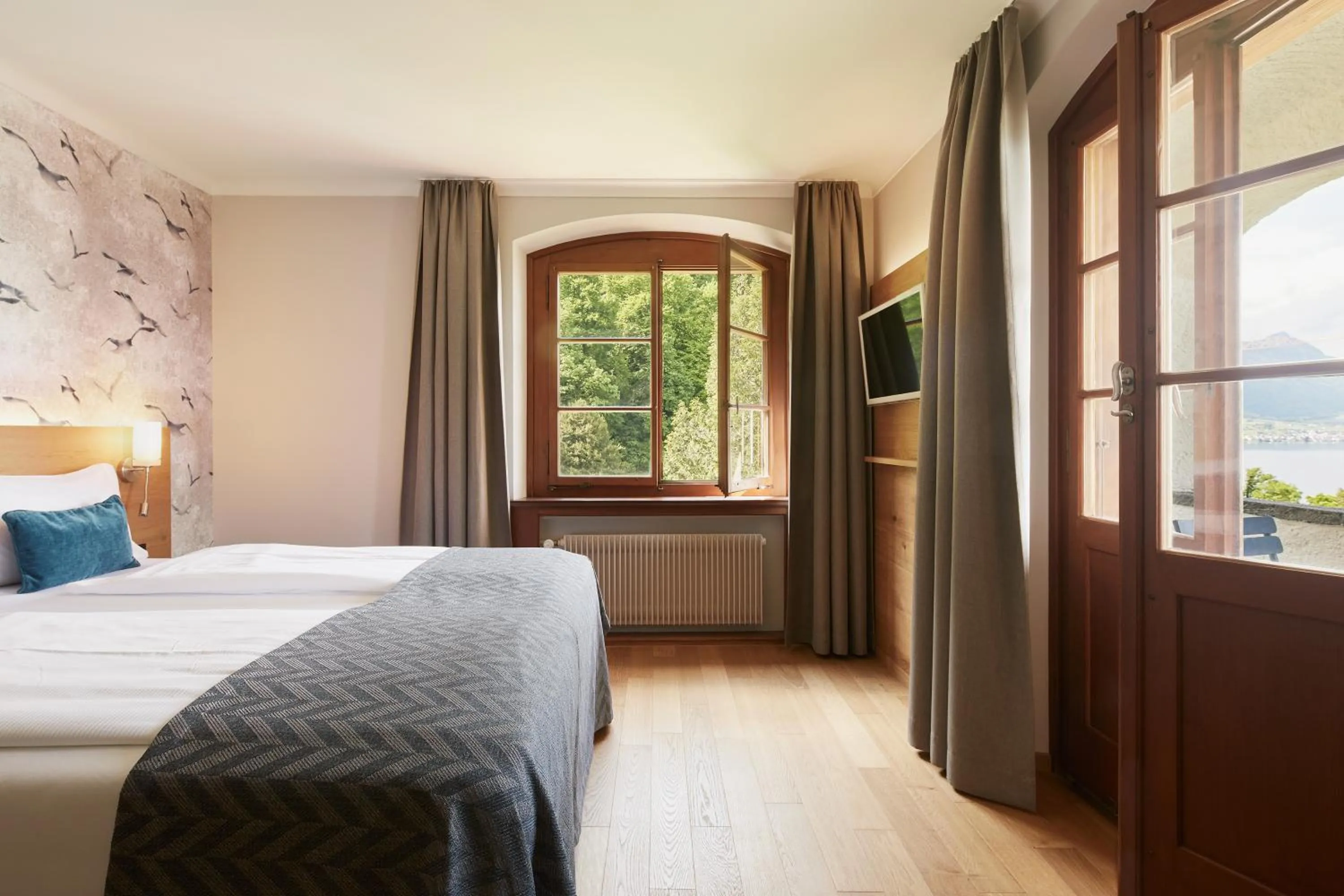 Bed in See- und Seminarhotel FloraAlpina Vitznau