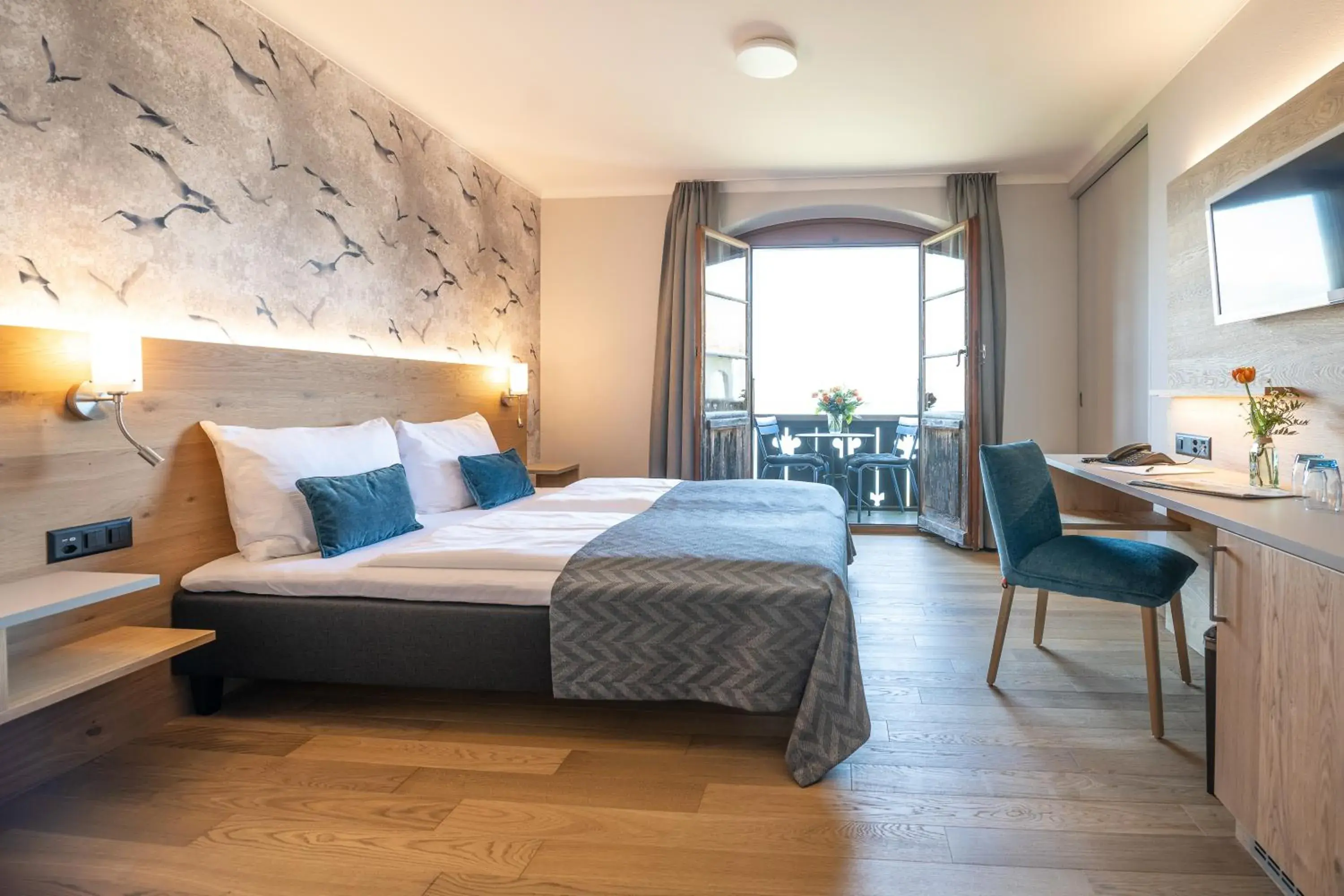 Deluxe Double Room with Balcony - single occupancy in See- und Seminarhotel FloraAlpina Vitznau Deluxe Double Room with Balcony - single occupancy in See- und Seminarhotel FloraAlpina Vitznau