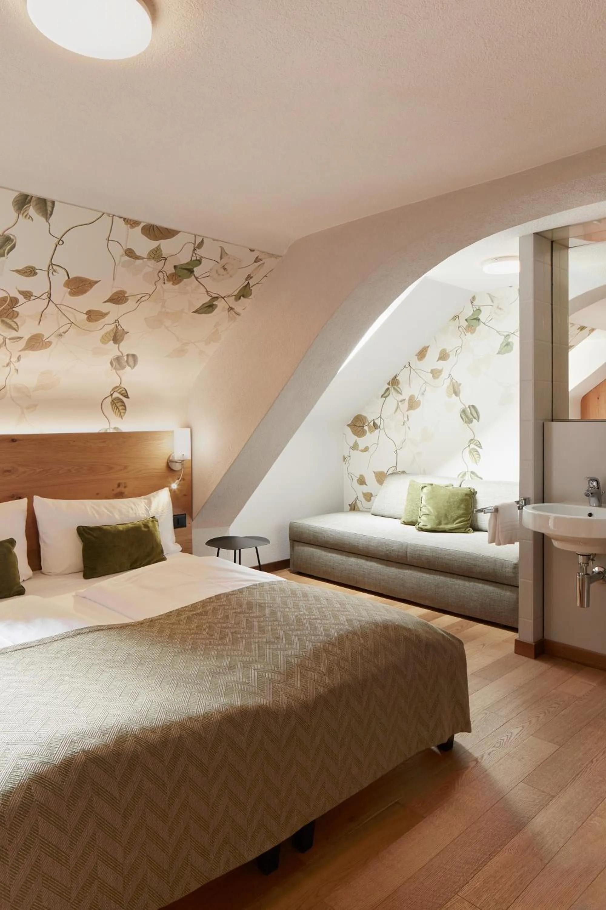 Bed in See- und Seminarhotel FloraAlpina Vitznau