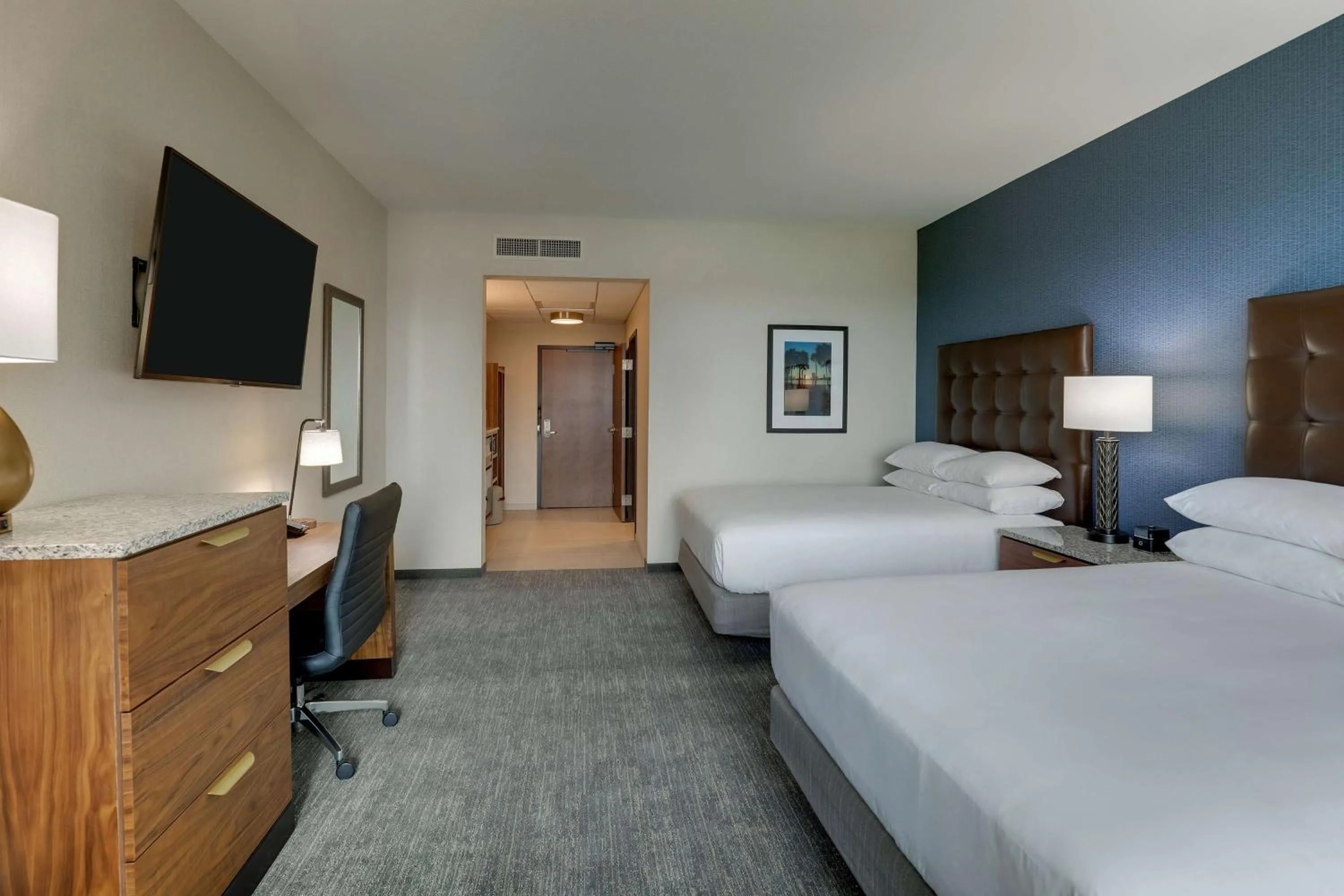 Bedroom, Bed in Drury Plaza Hotel Orlando - Disney Springs Area