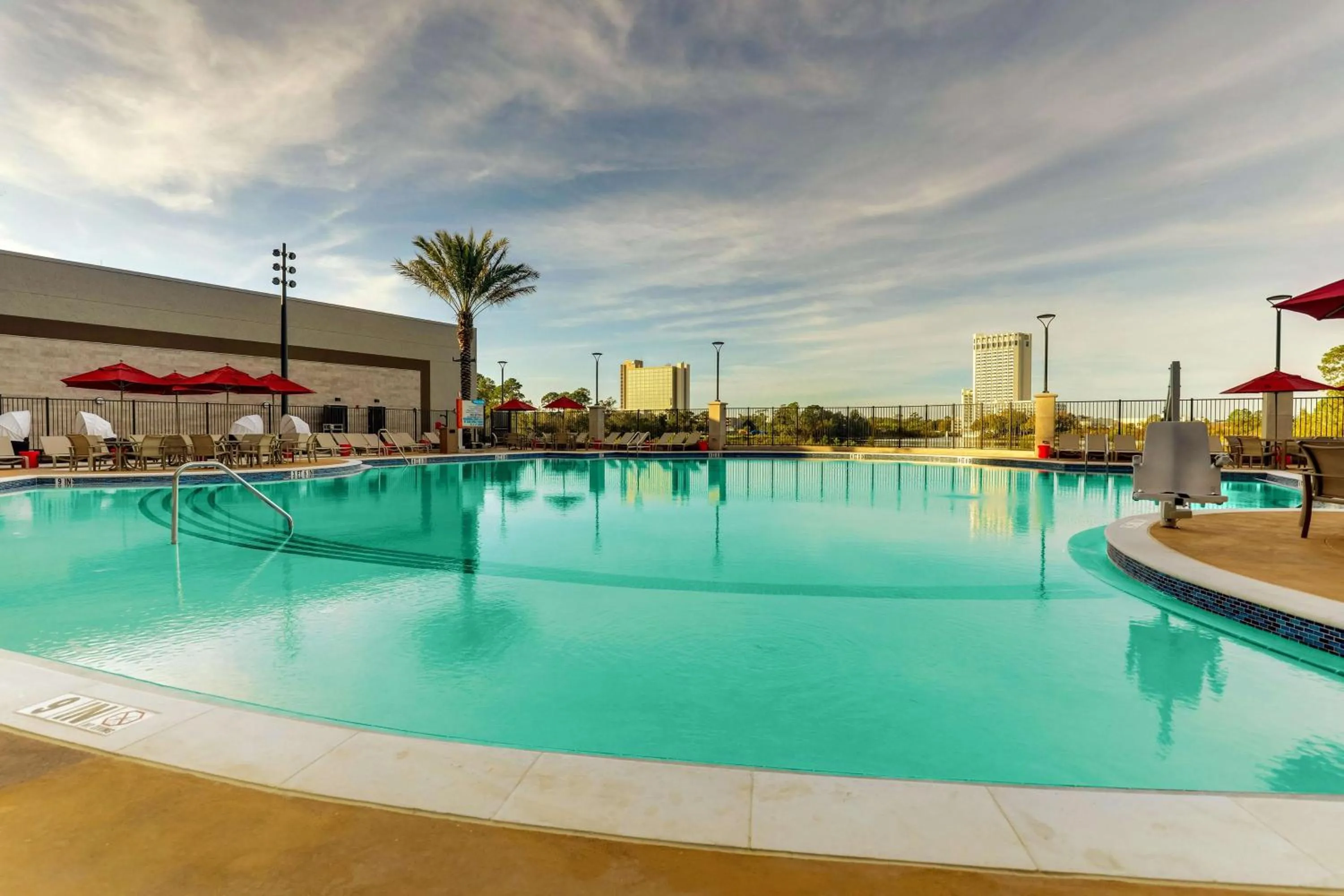 Pool view in Drury Plaza Hotel Orlando - Disney Springs Area