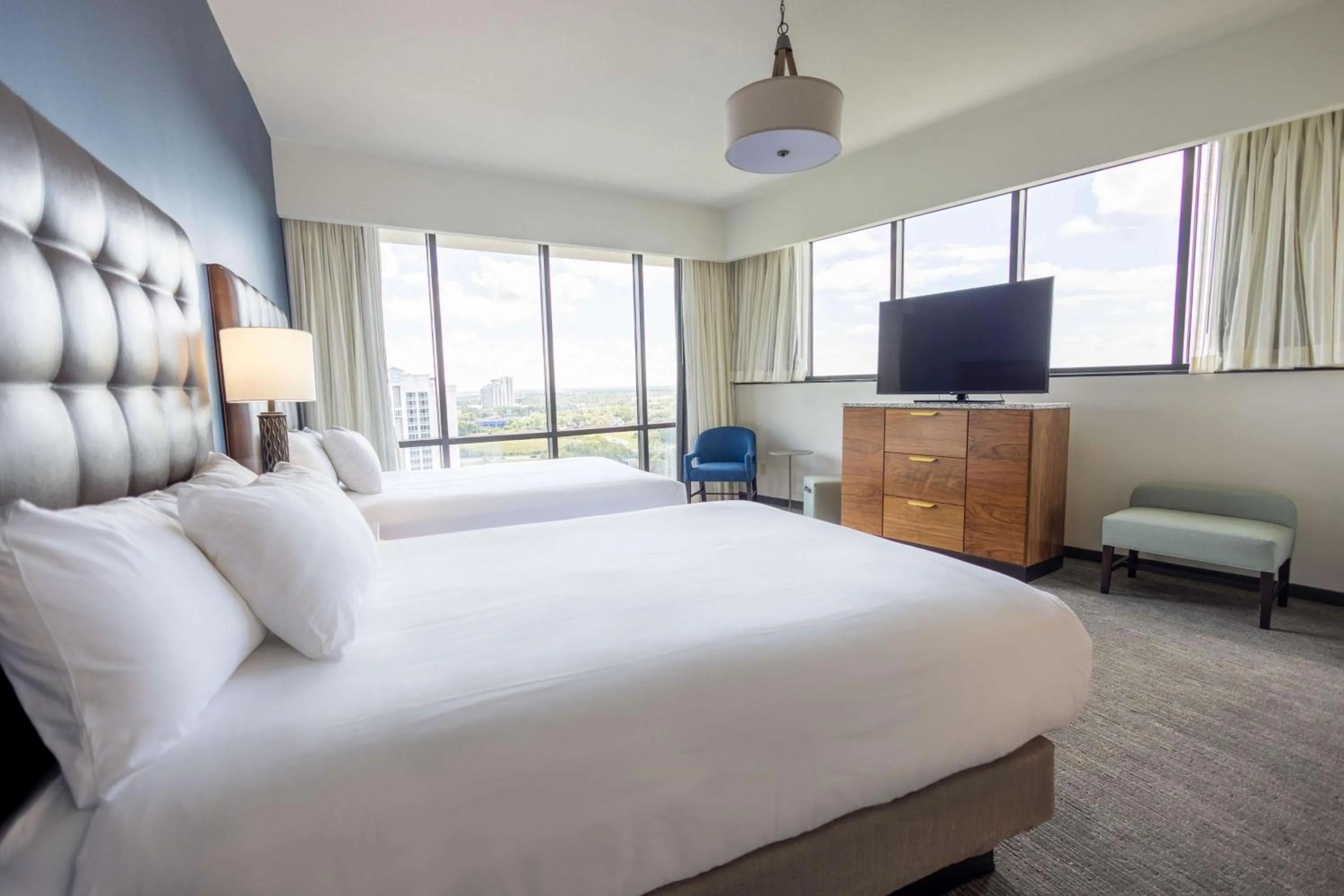 Bedroom, Bed in Drury Plaza Hotel Orlando - Disney Springs Area