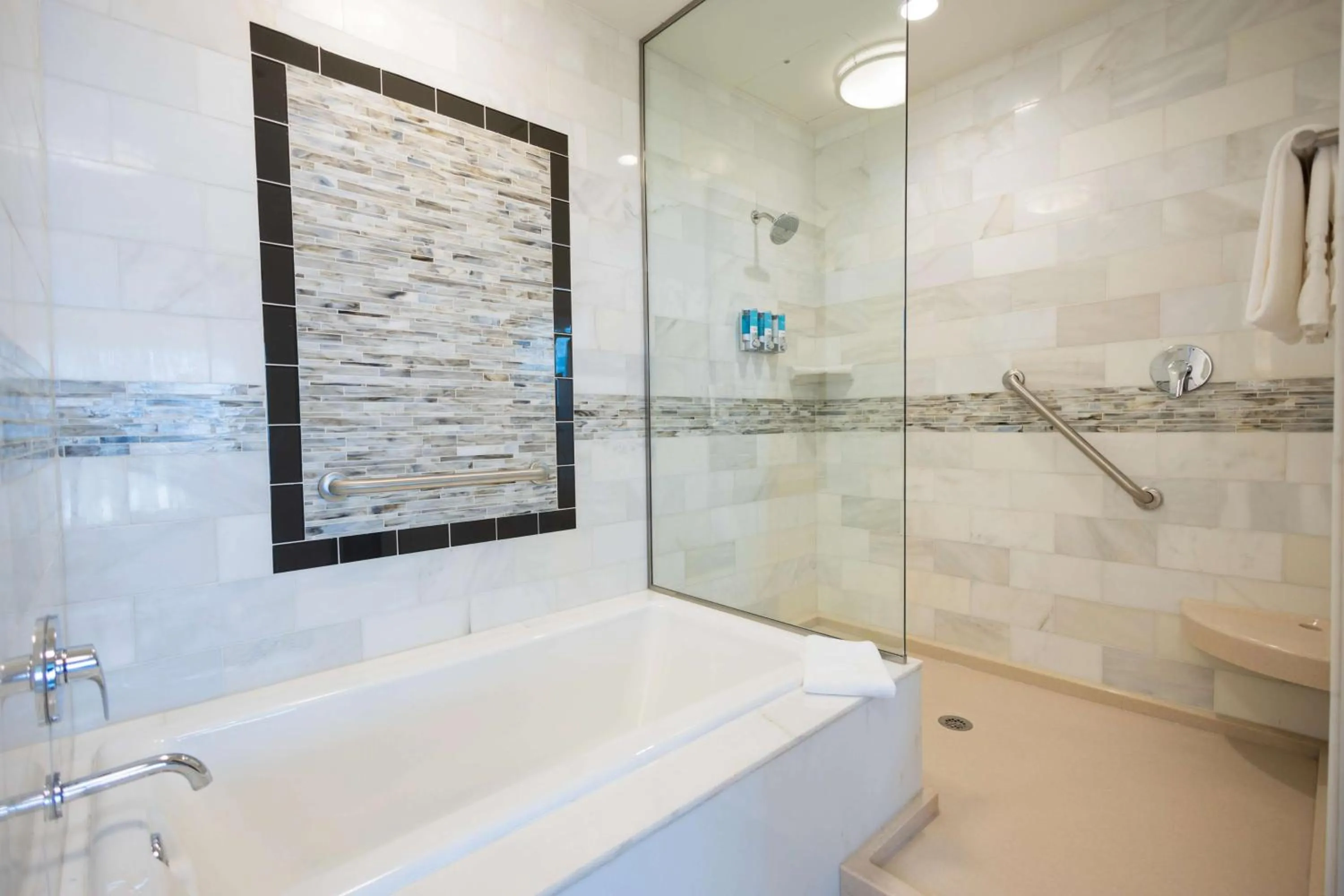 Bathroom in Drury Plaza Hotel Orlando - Disney Springs Area