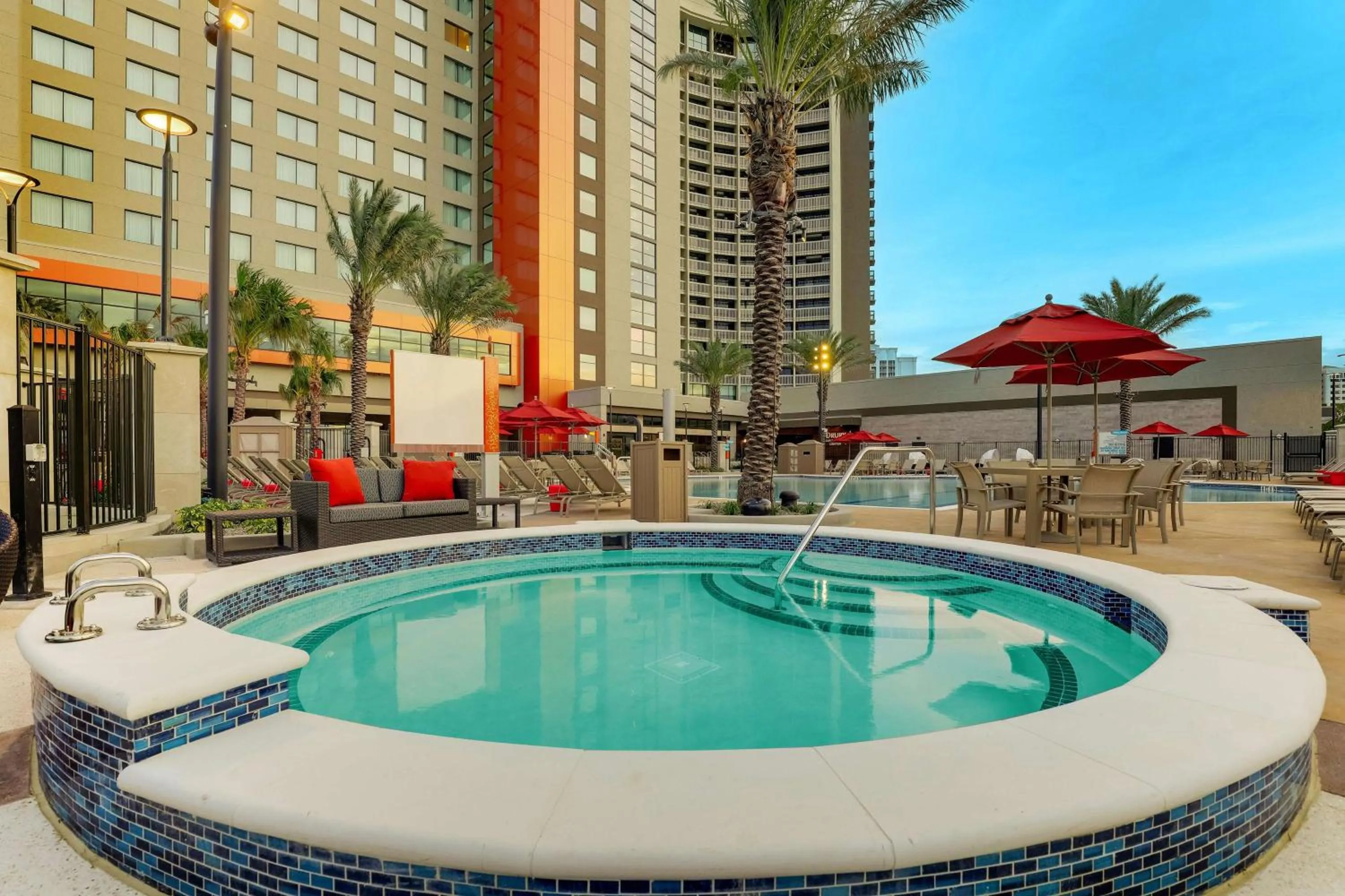 Pool view in Drury Plaza Hotel Orlando - Disney Springs Area