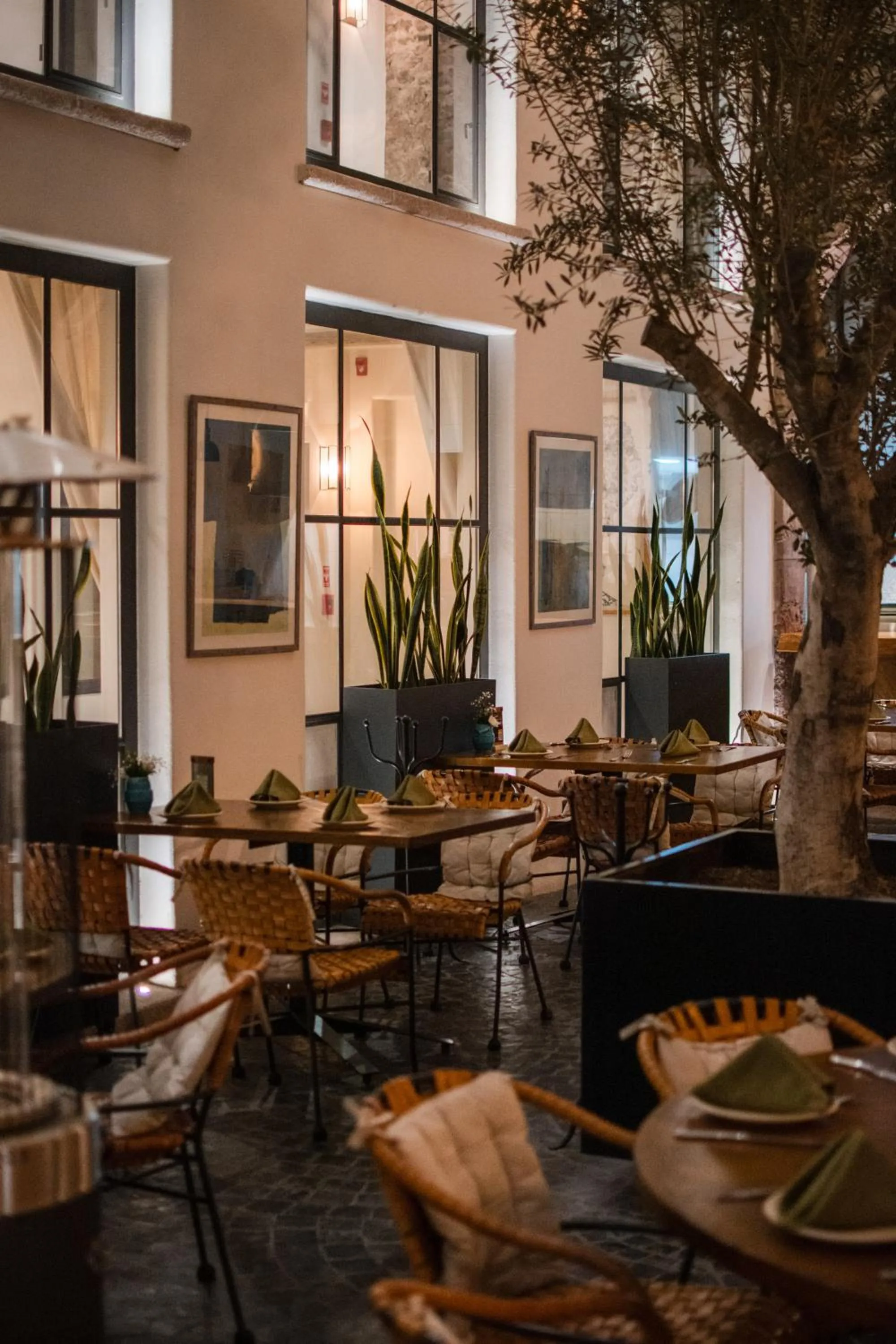 Restaurant/places to eat in Casa 1810 Parque Hotel Boutique
