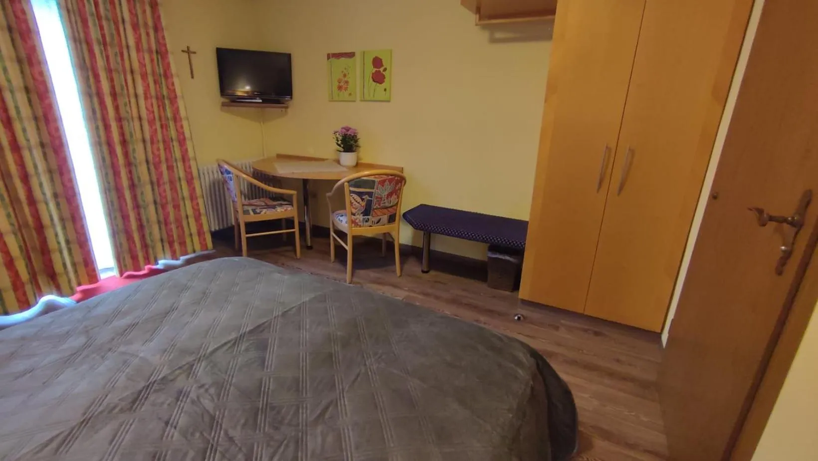 Bed in Hotel Freihof