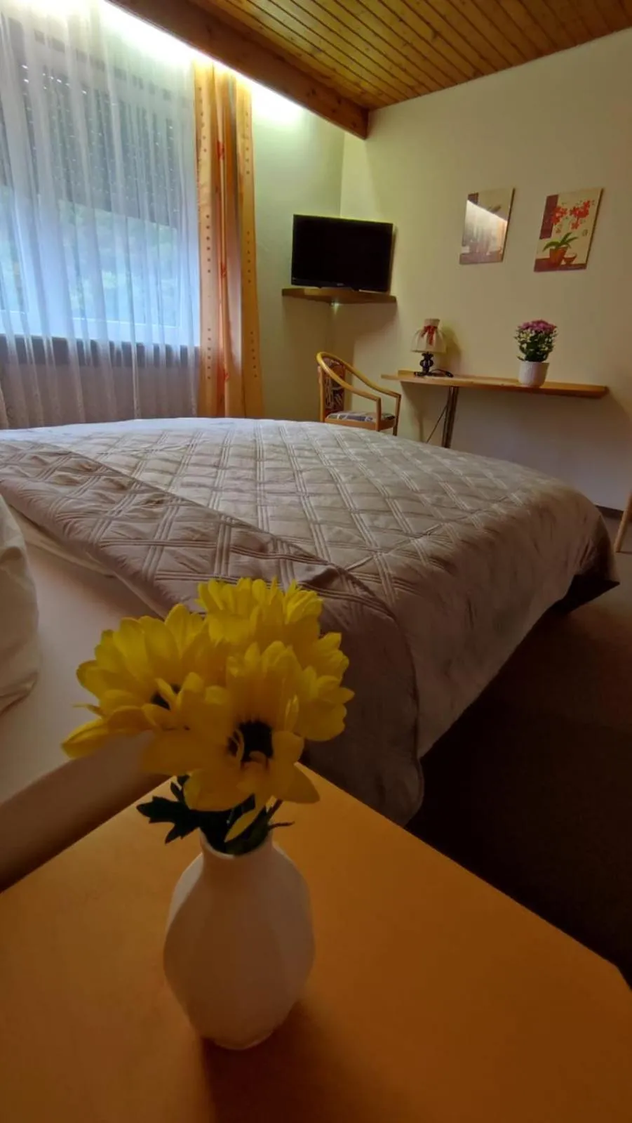 Bed in Hotel Freihof