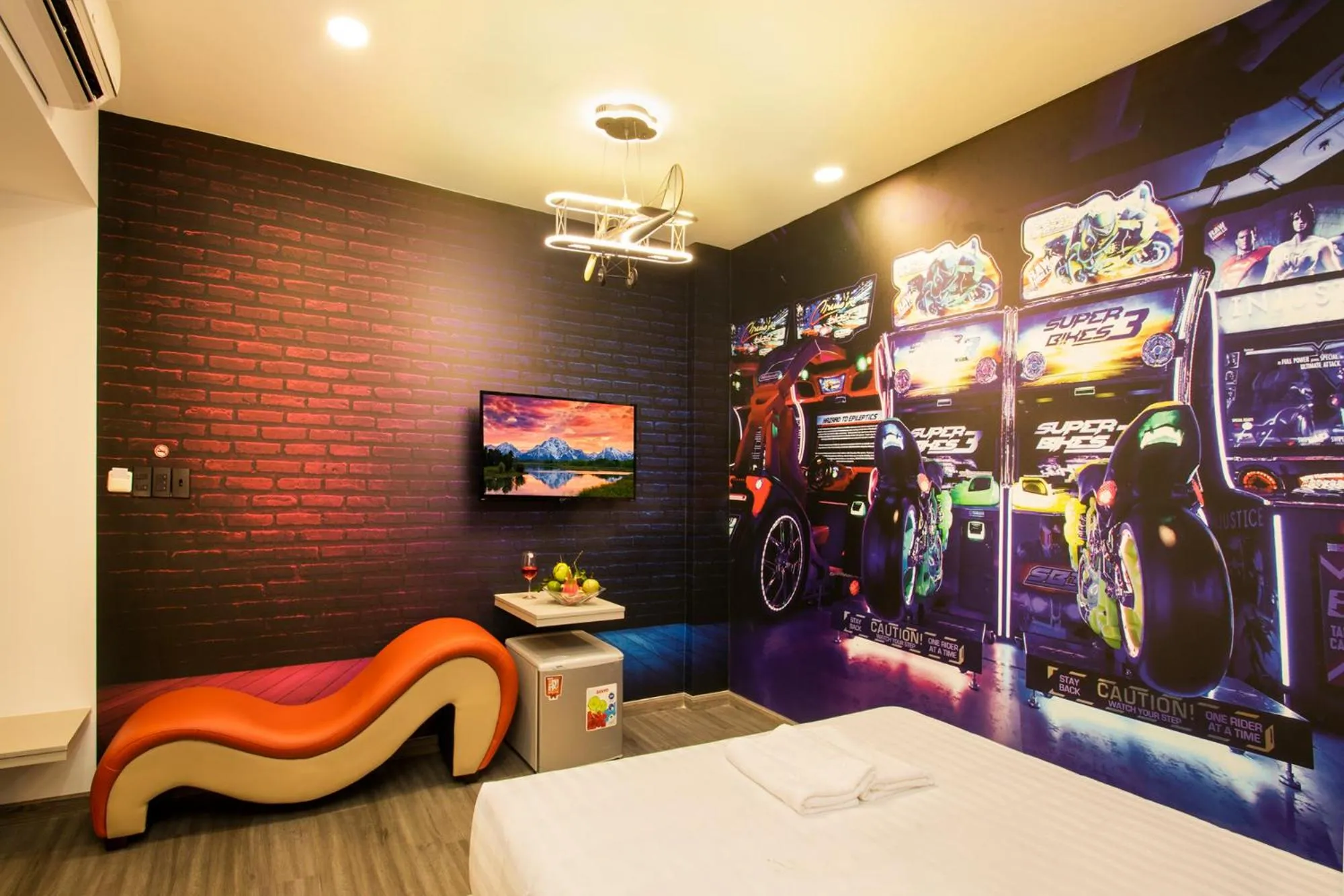 room service, Bed in EROS HOTEL 2 - Love Hotel