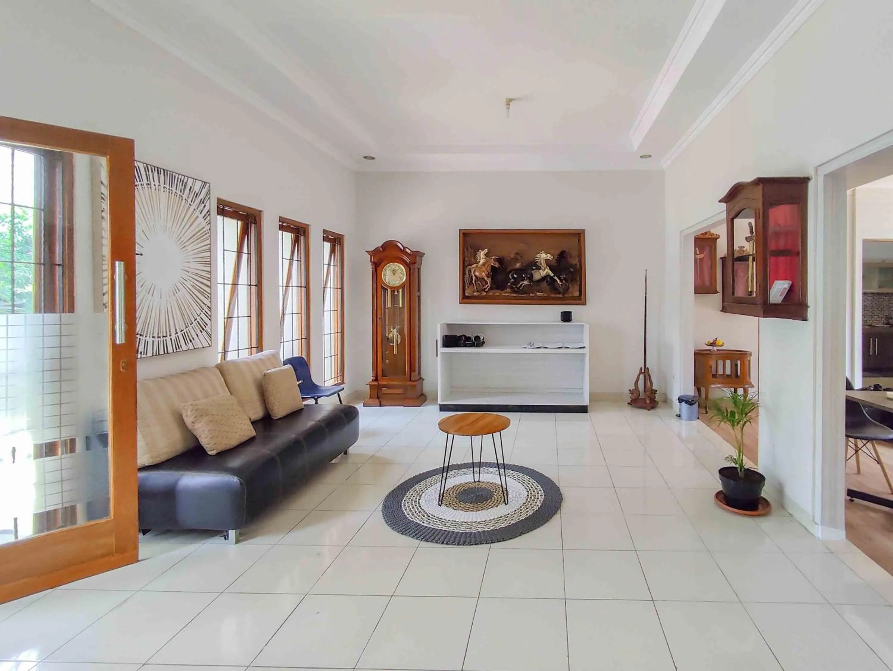 Seating area in Maita Homestay Ringroad Utara Mitra RedDoorz